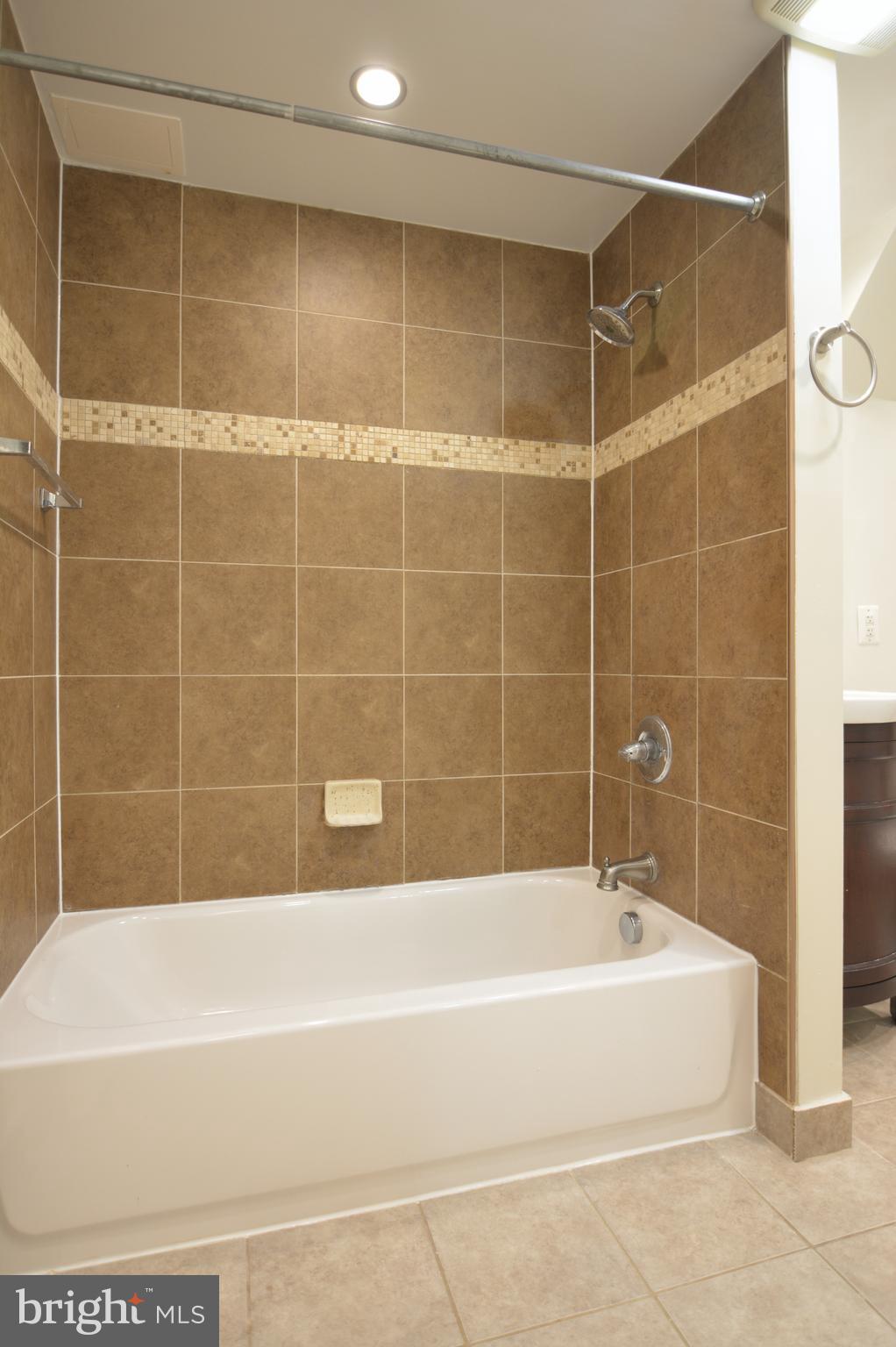 Real estate listing preview #25