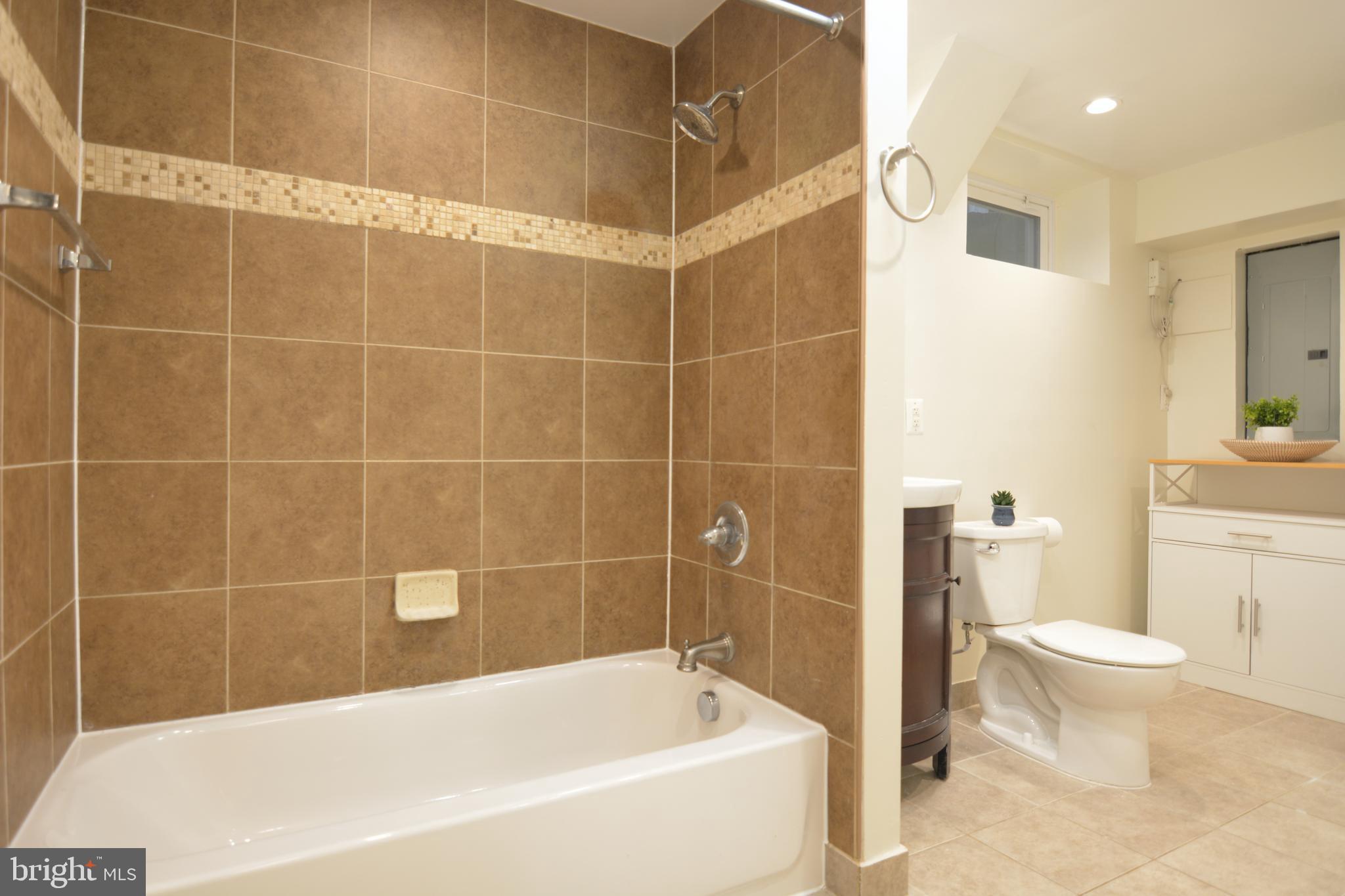 Real estate listing preview #24