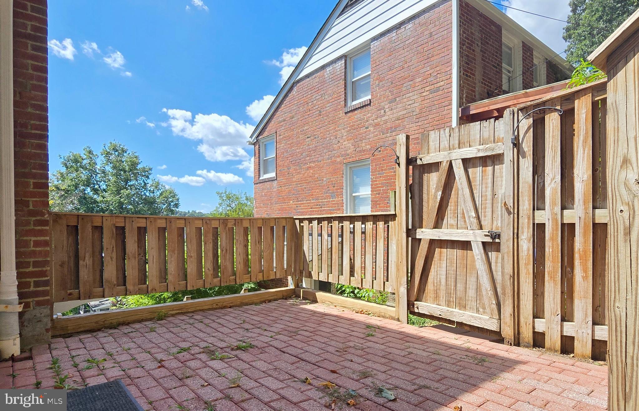 Real estate listing preview #15