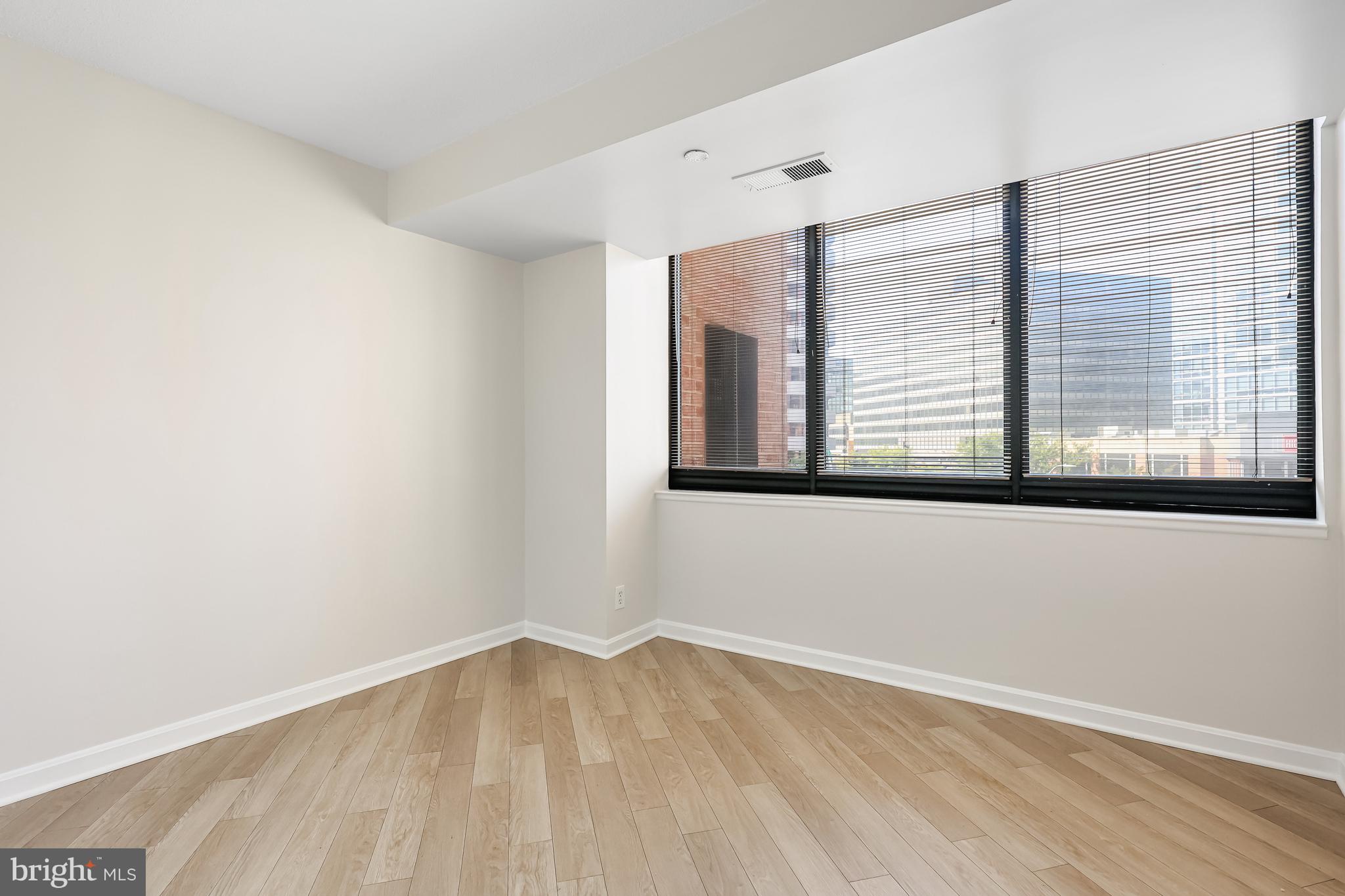 Real estate listing preview #32