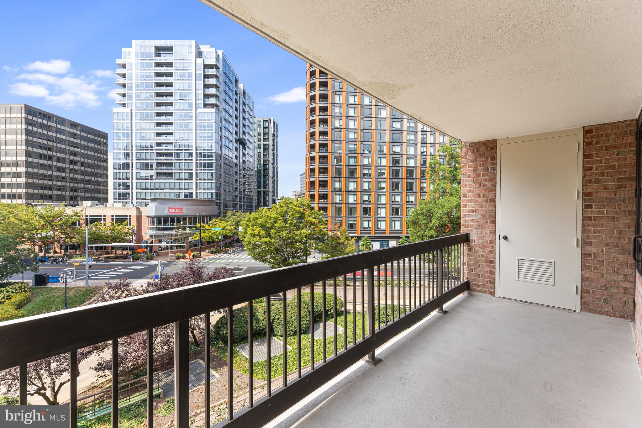 Real estate listing preview #9