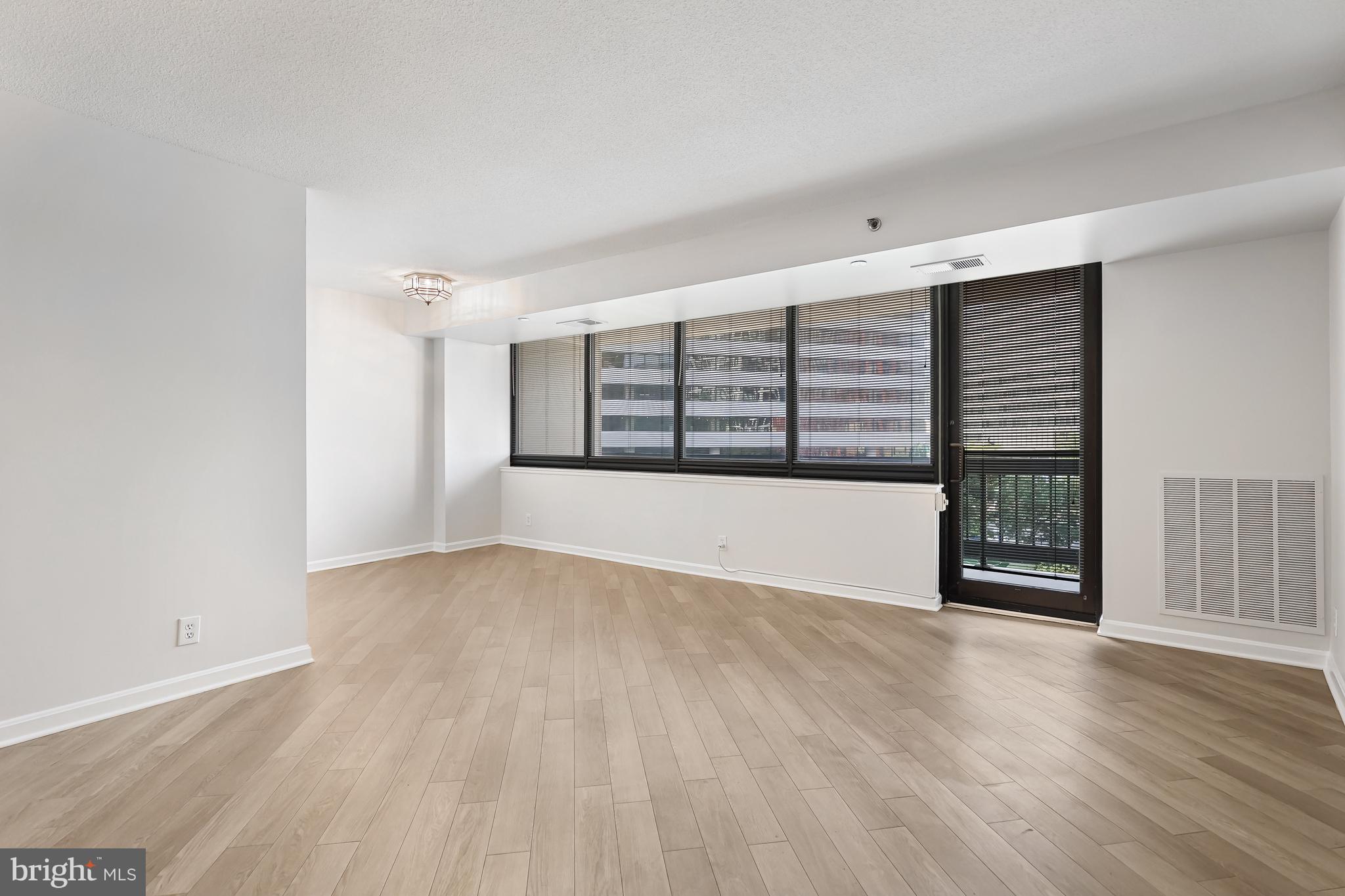 Real estate listing preview #17