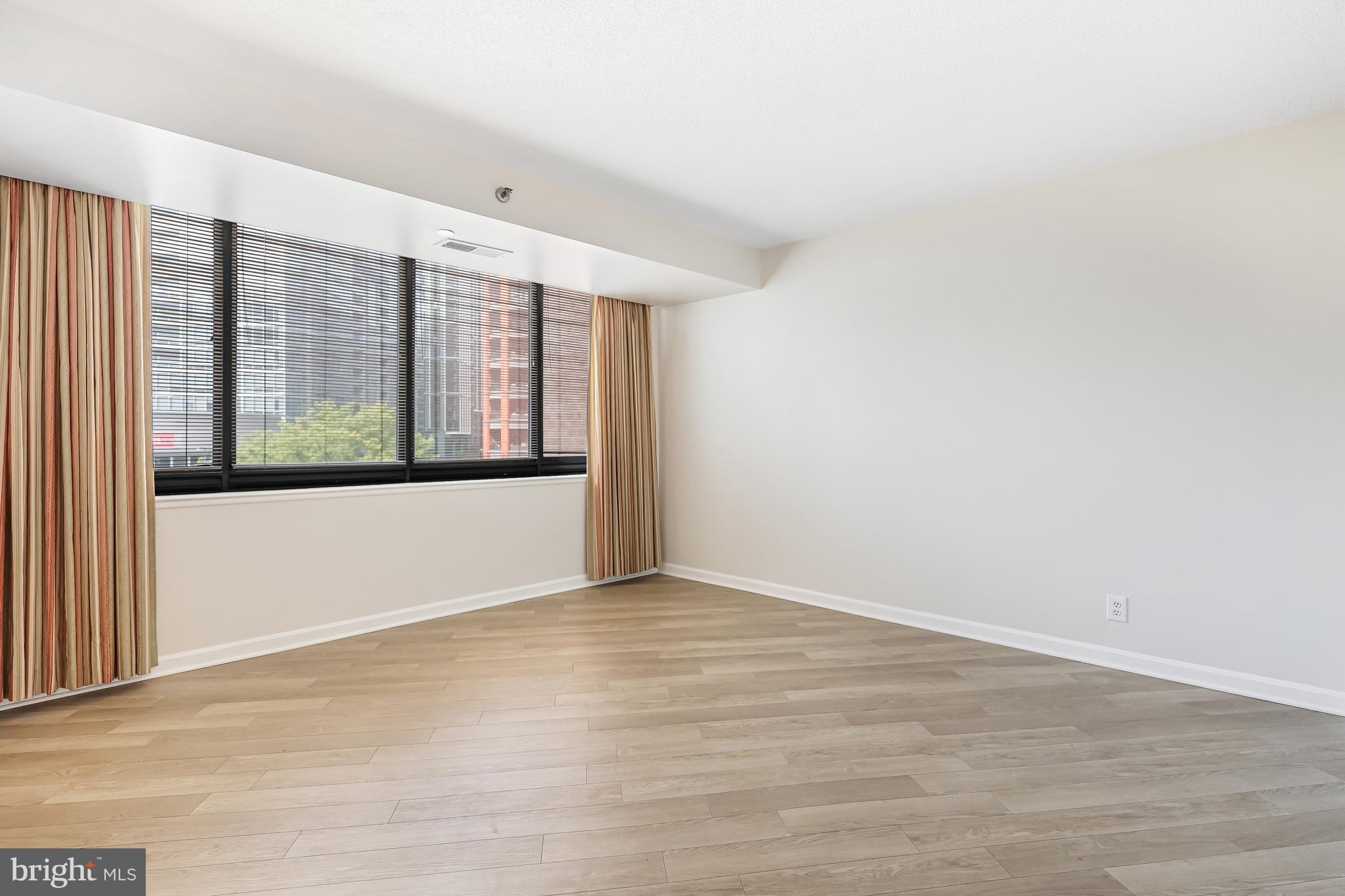 Real estate listing preview #28