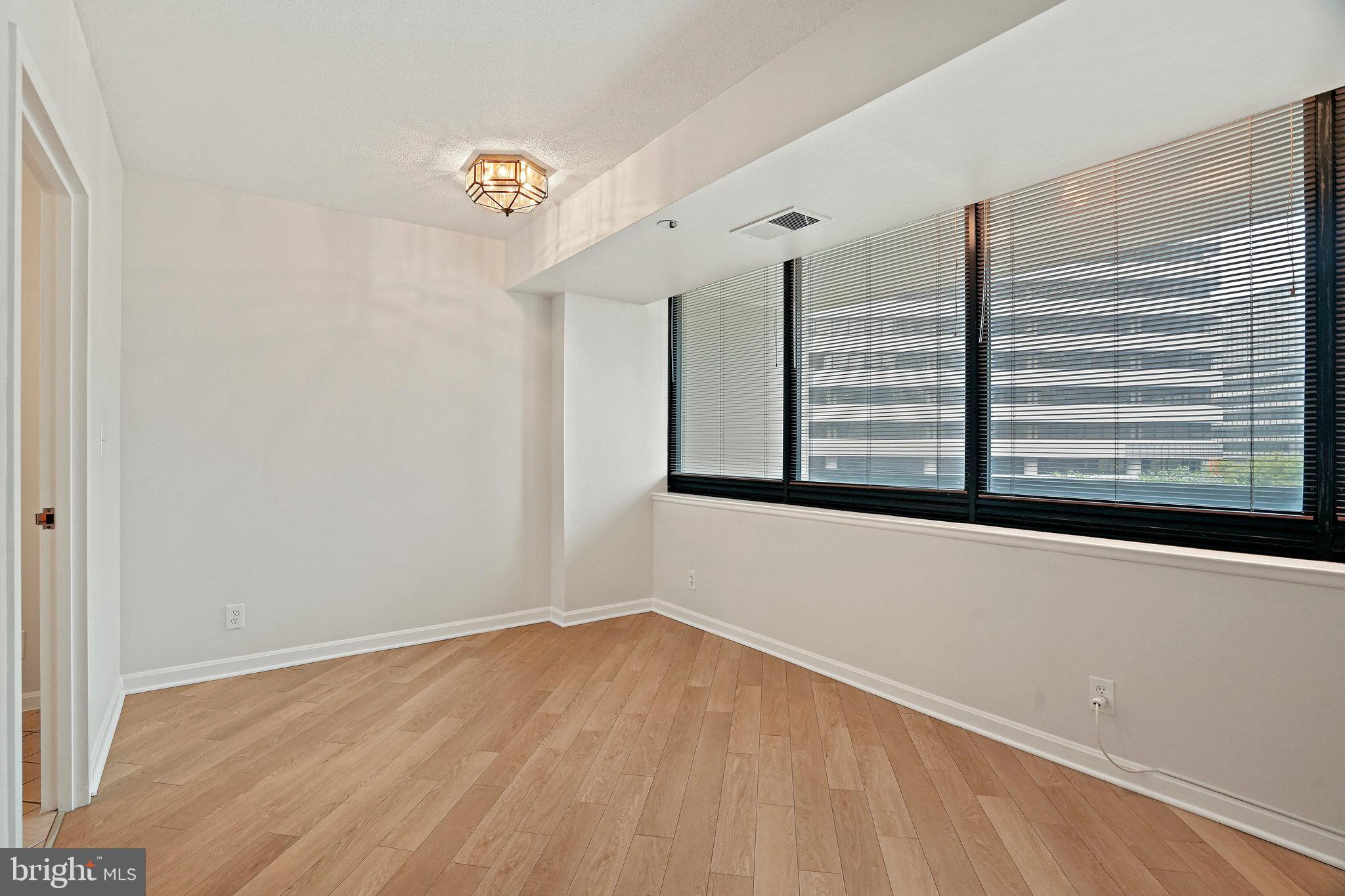 Real estate listing preview #33