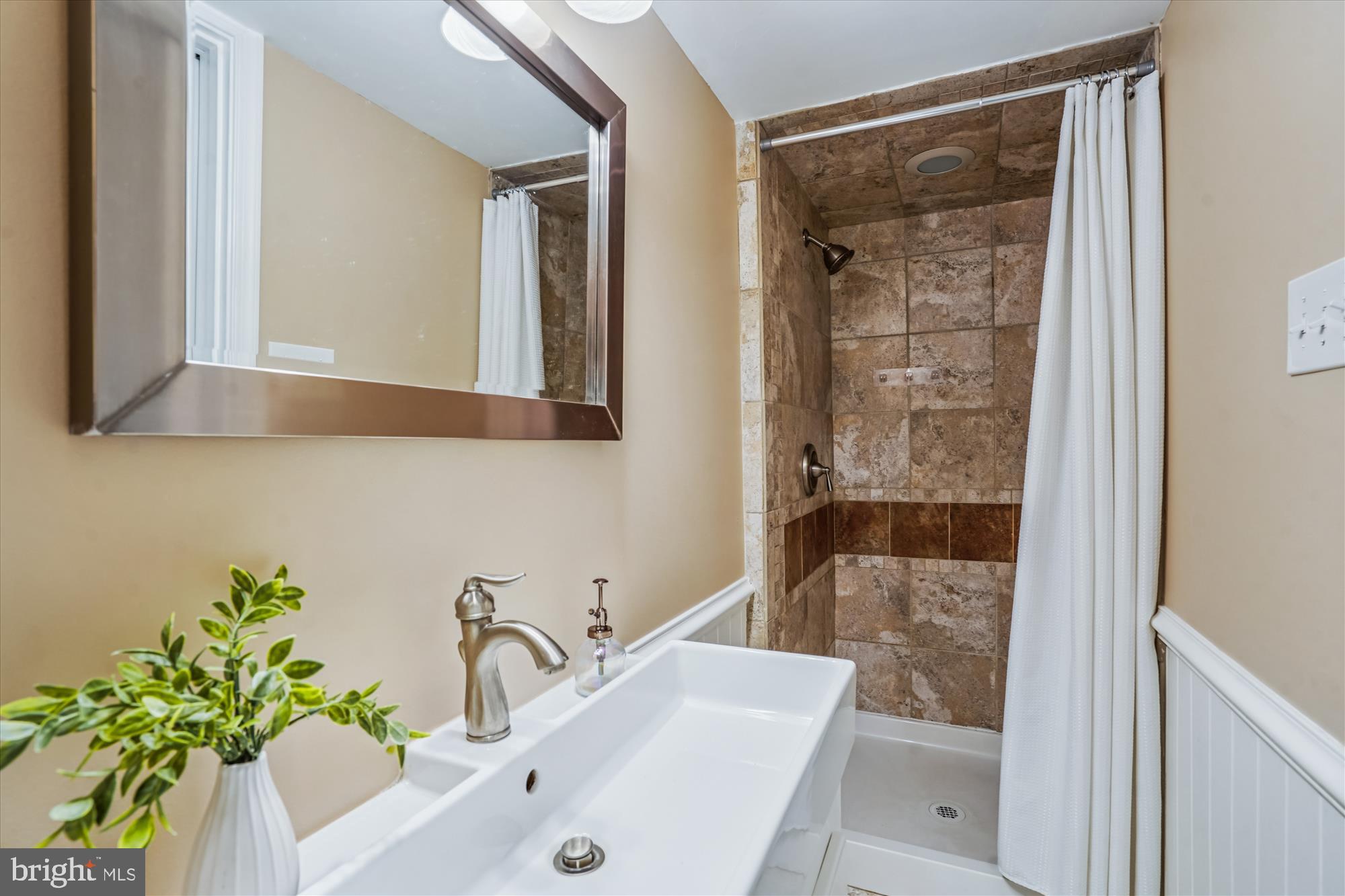 Real estate listing preview #37