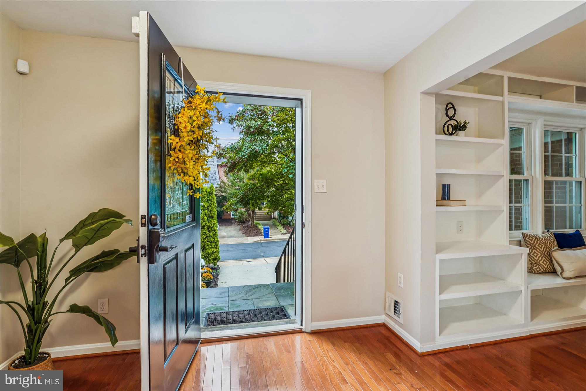 Real estate listing preview #3