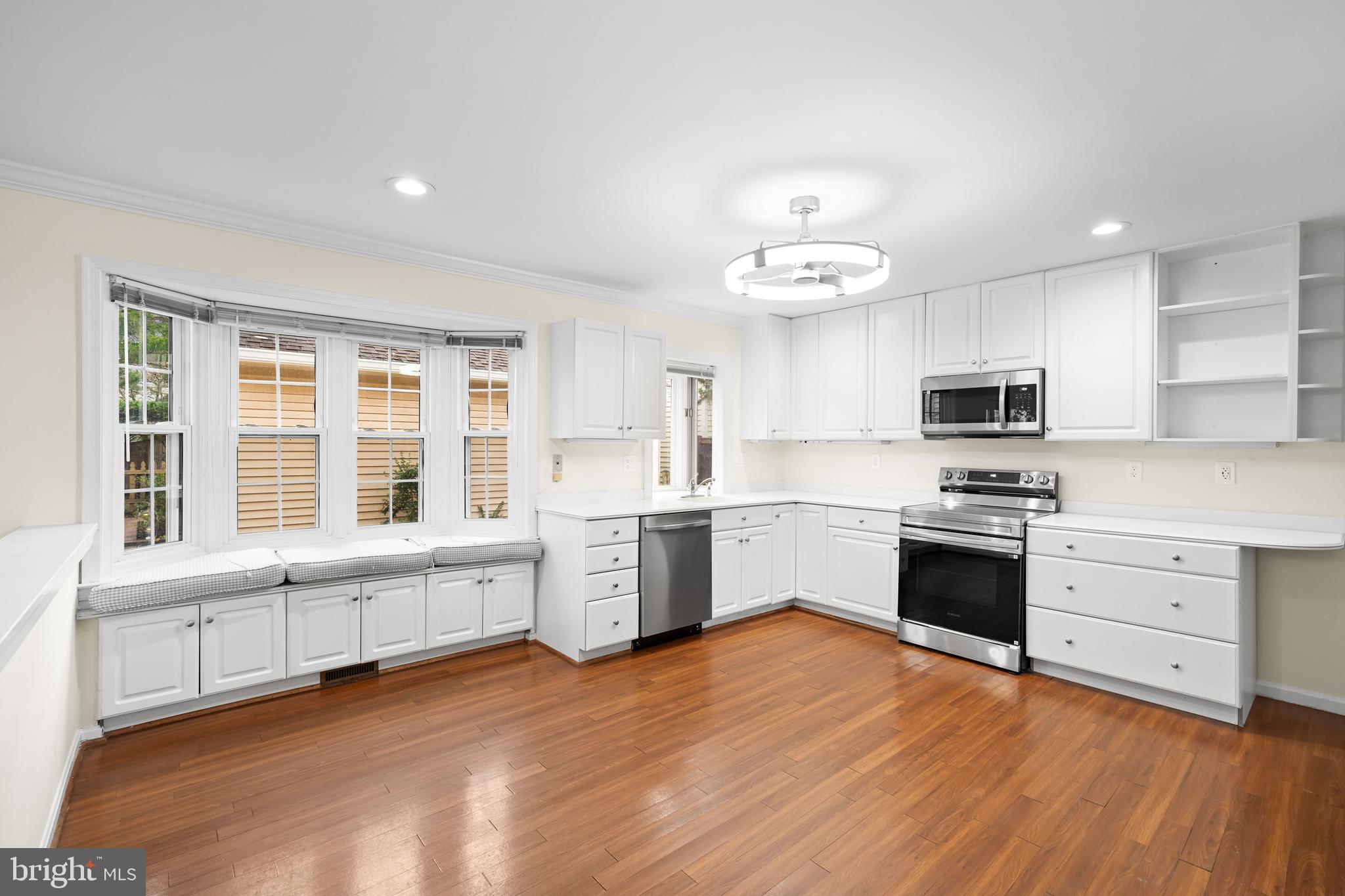 Real estate listing preview #13