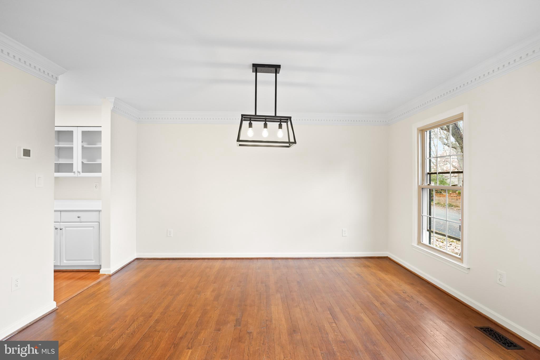 Real estate listing preview #4