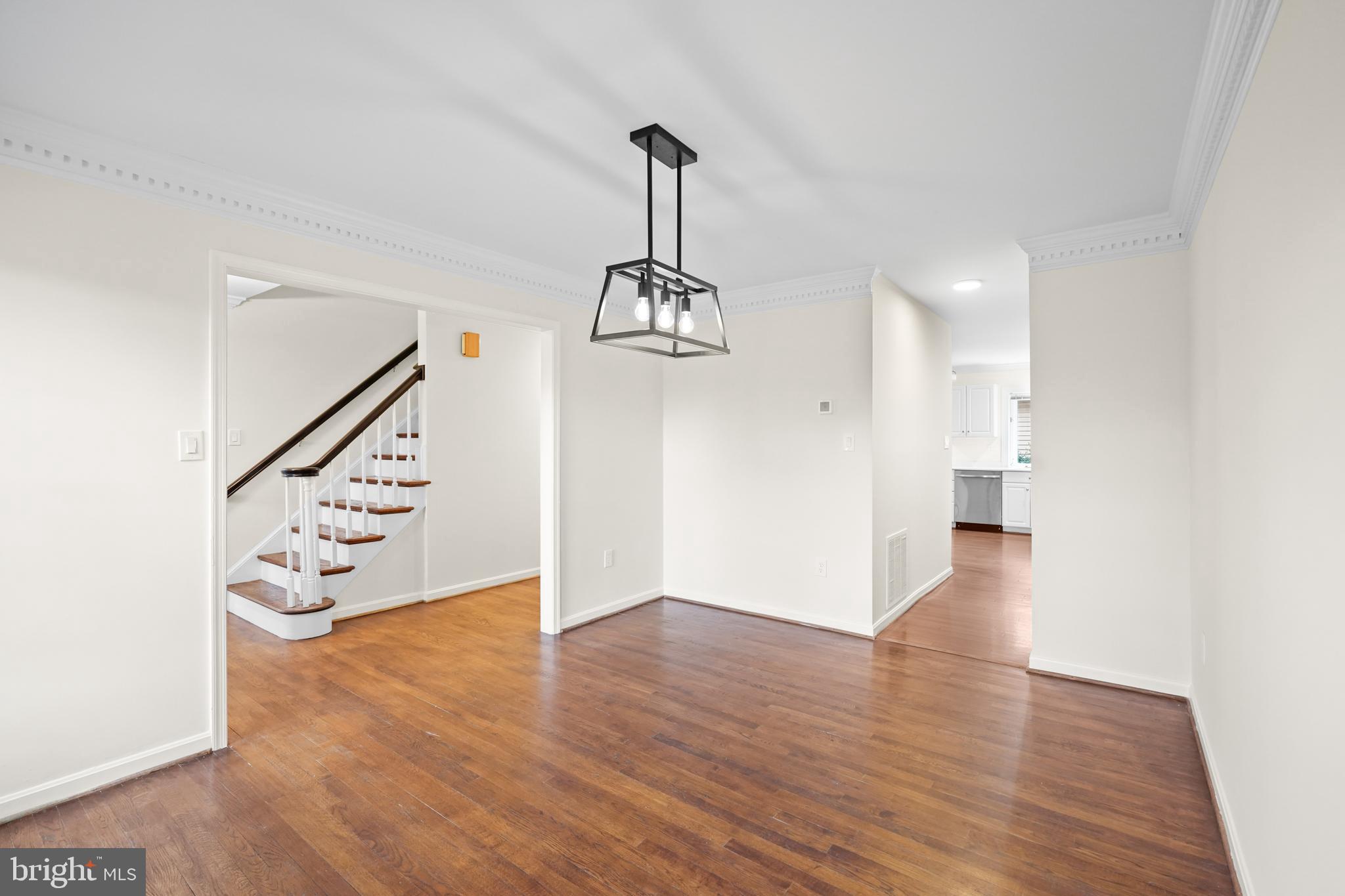 Real estate listing preview #6