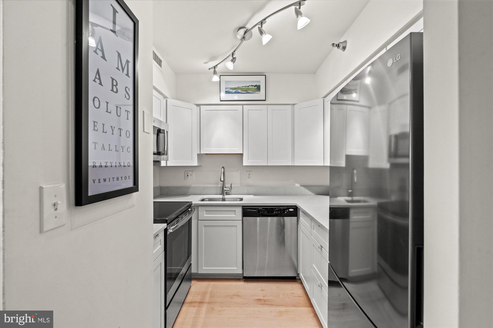 Real estate listing preview #18