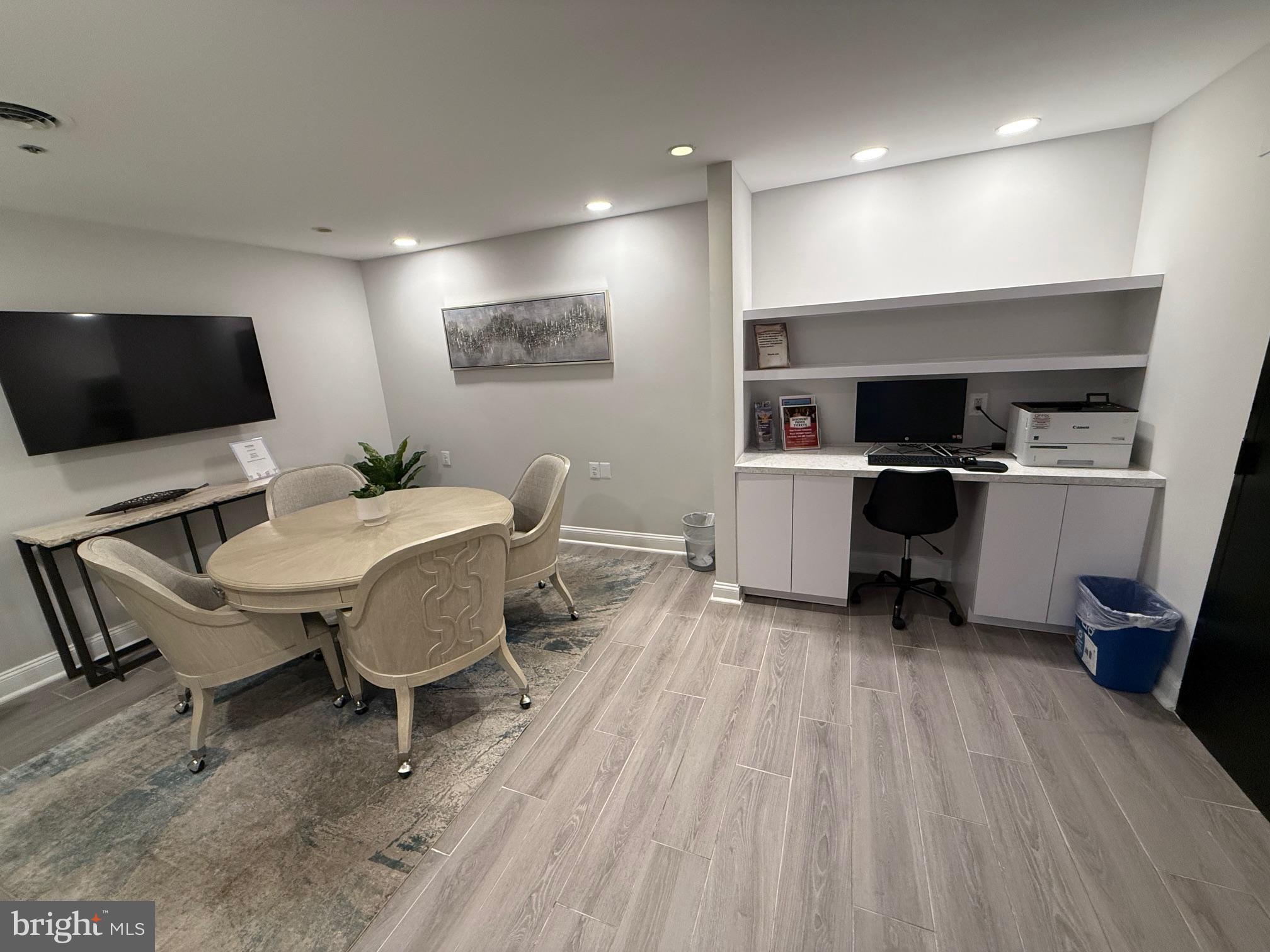 Real estate listing preview #24