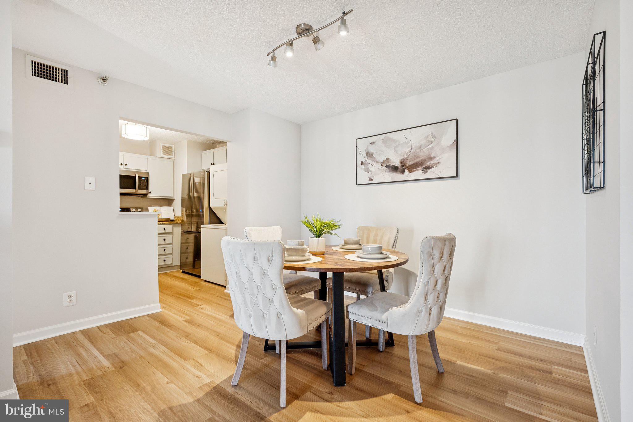 Real estate listing preview #7