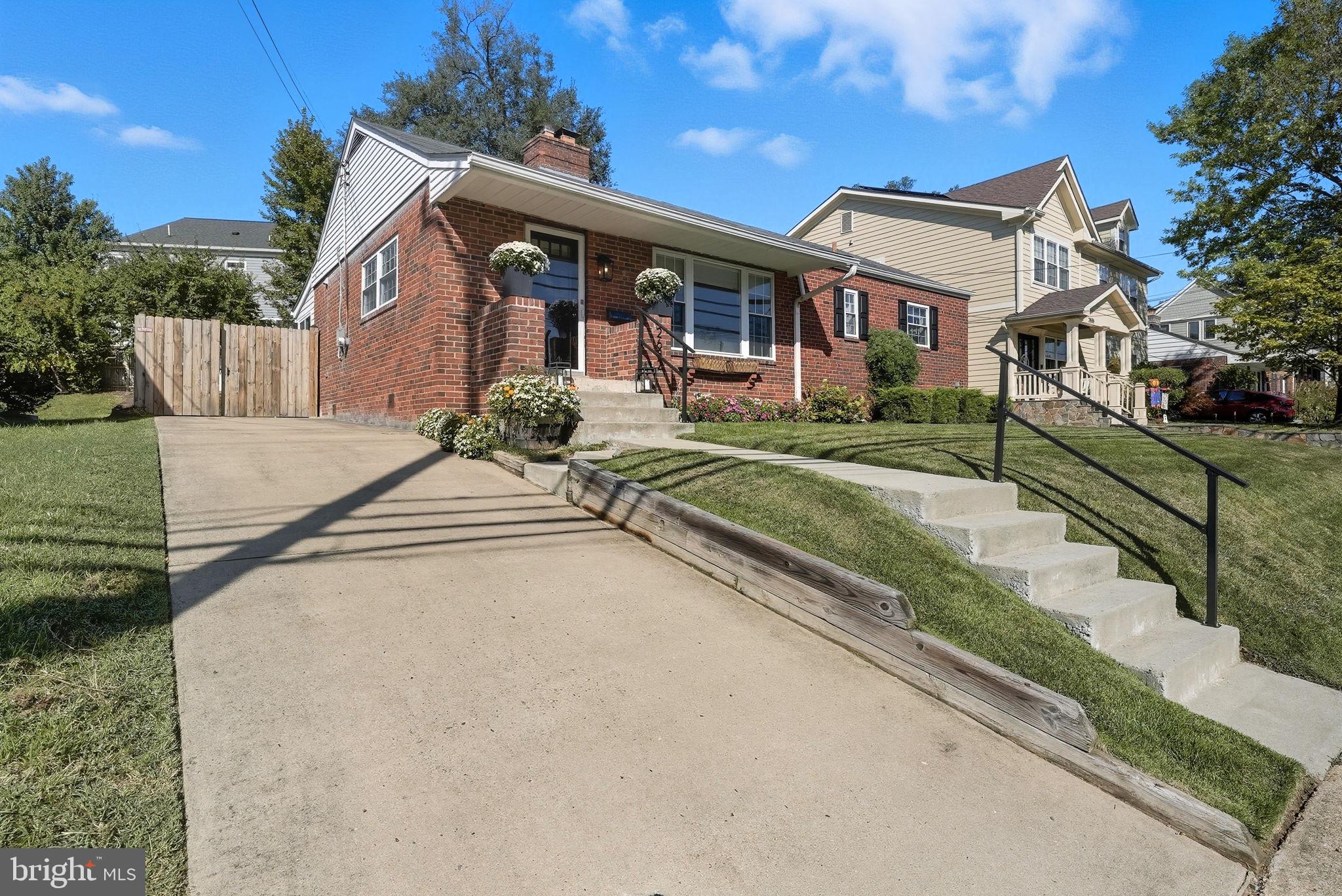 Real estate listing preview #2