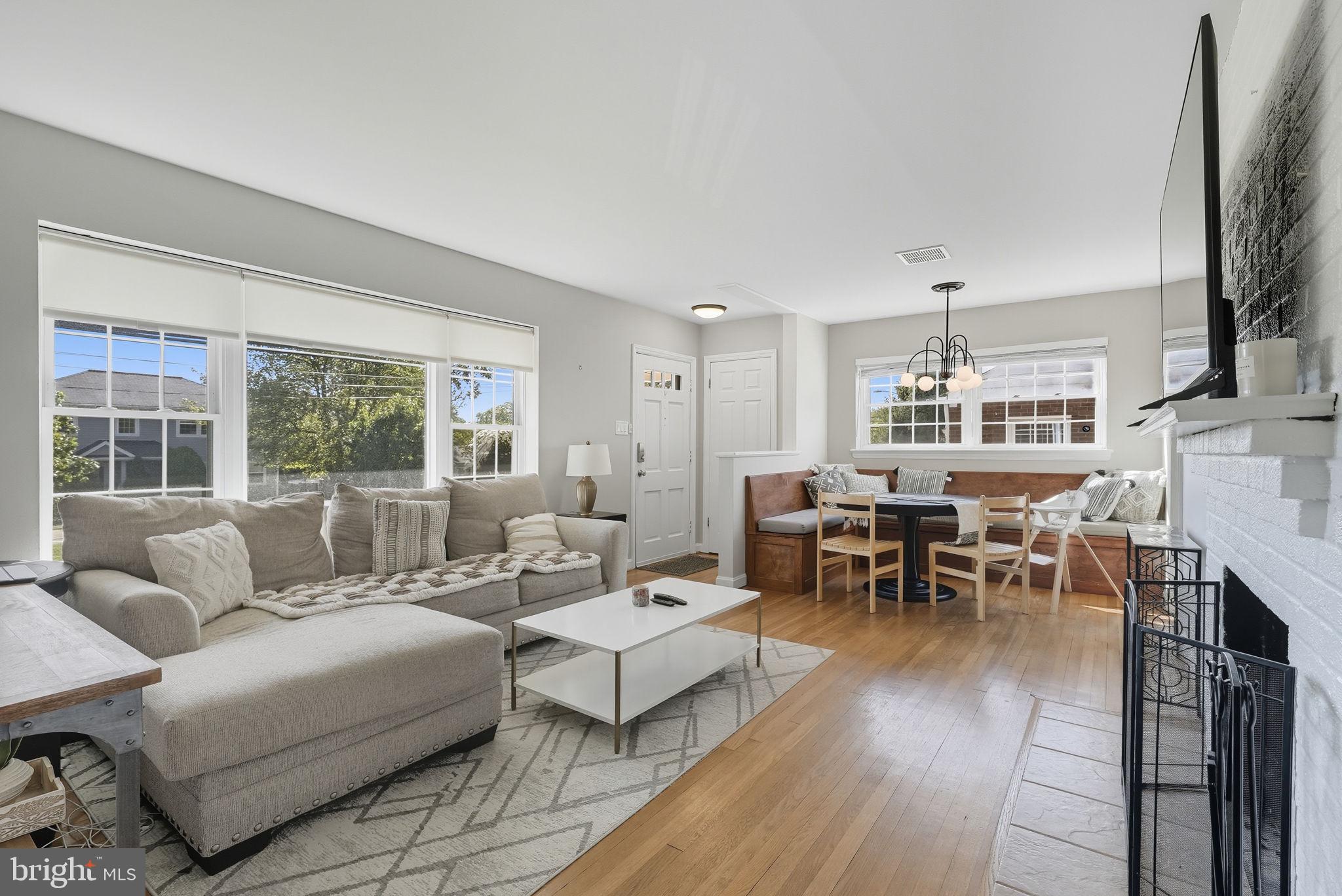 Real estate listing preview #4