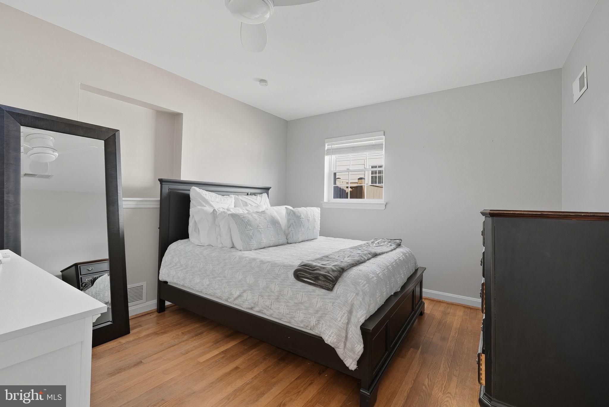 Real estate listing preview #18