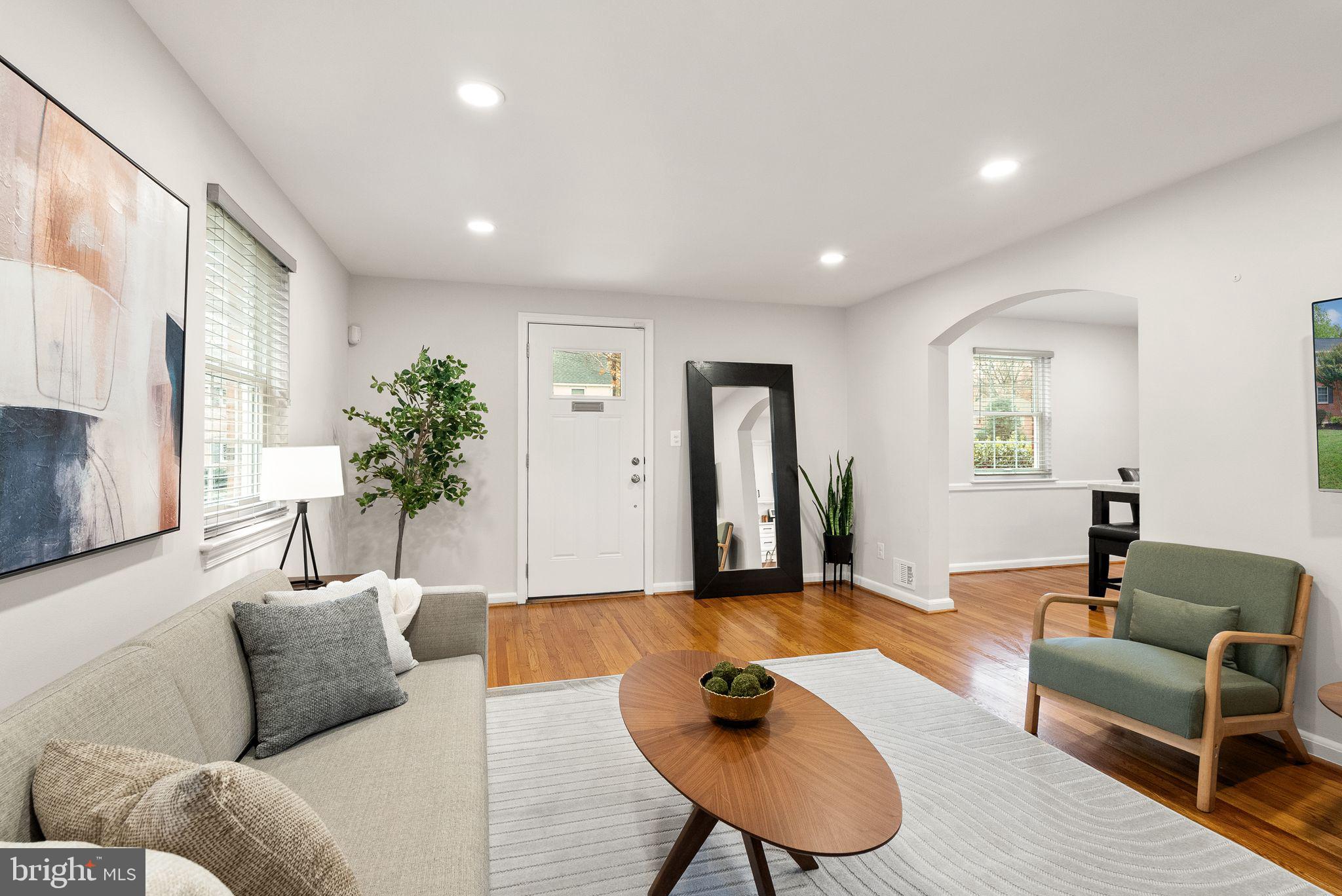 Real estate listing preview #8