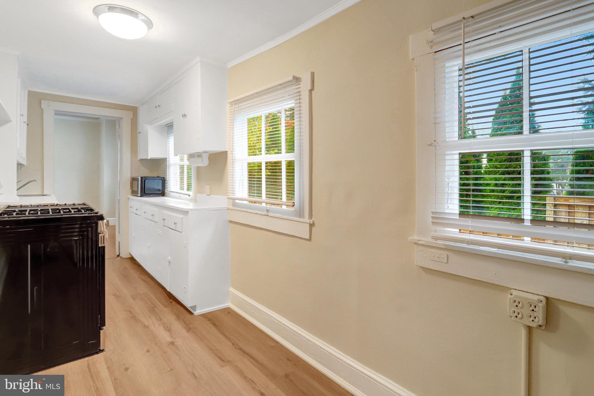 Real estate listing preview #12