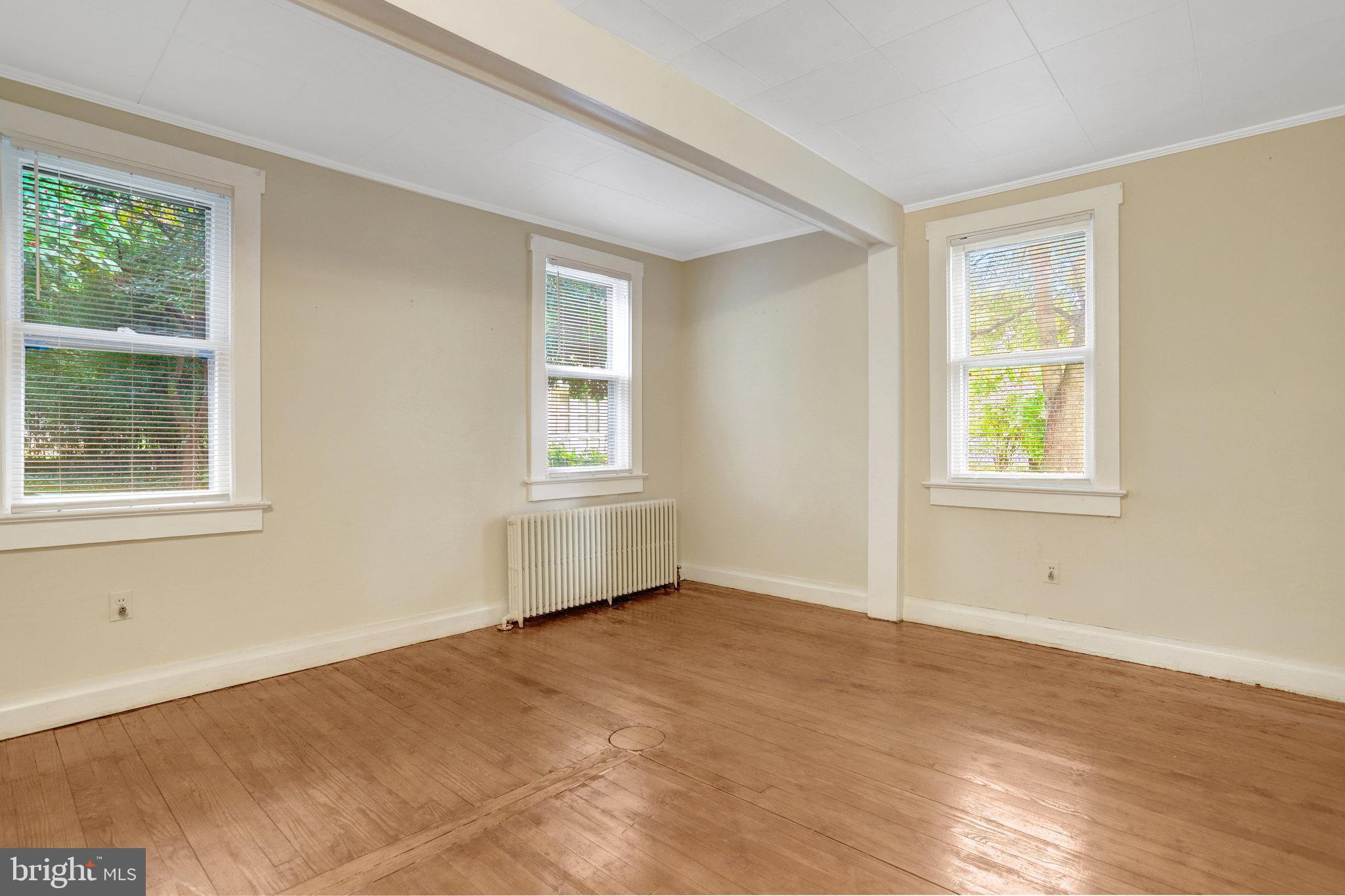 Real estate listing preview #16