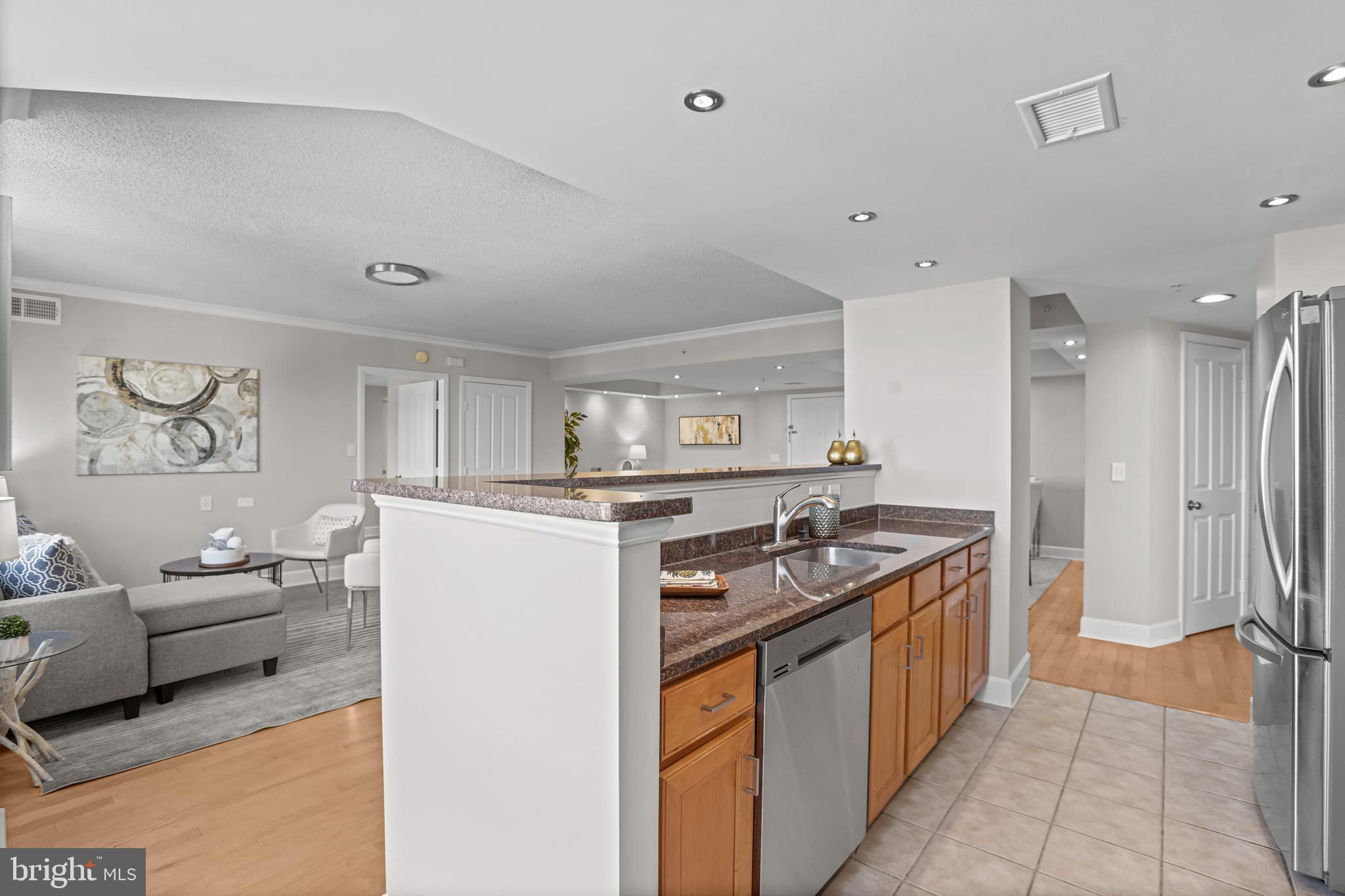 Real estate listing preview #14