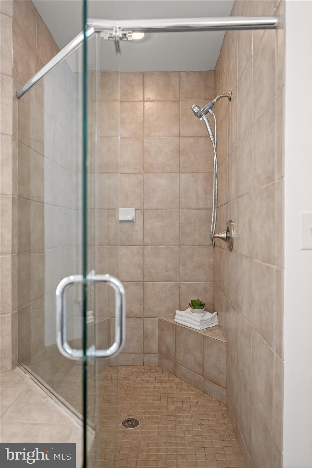 Real estate listing preview #34