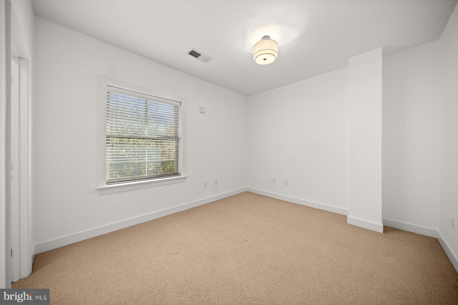 Real estate listing preview #37