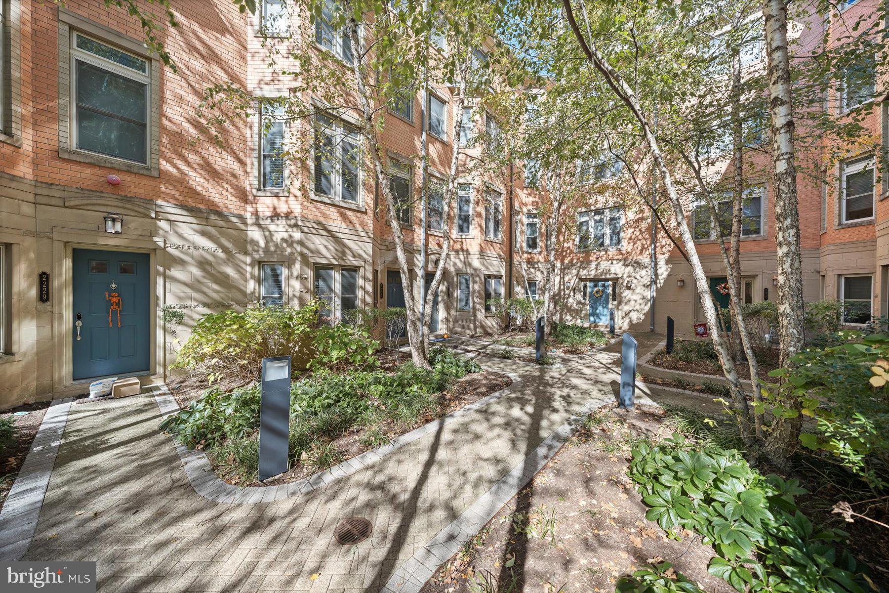 Real estate listing preview #4