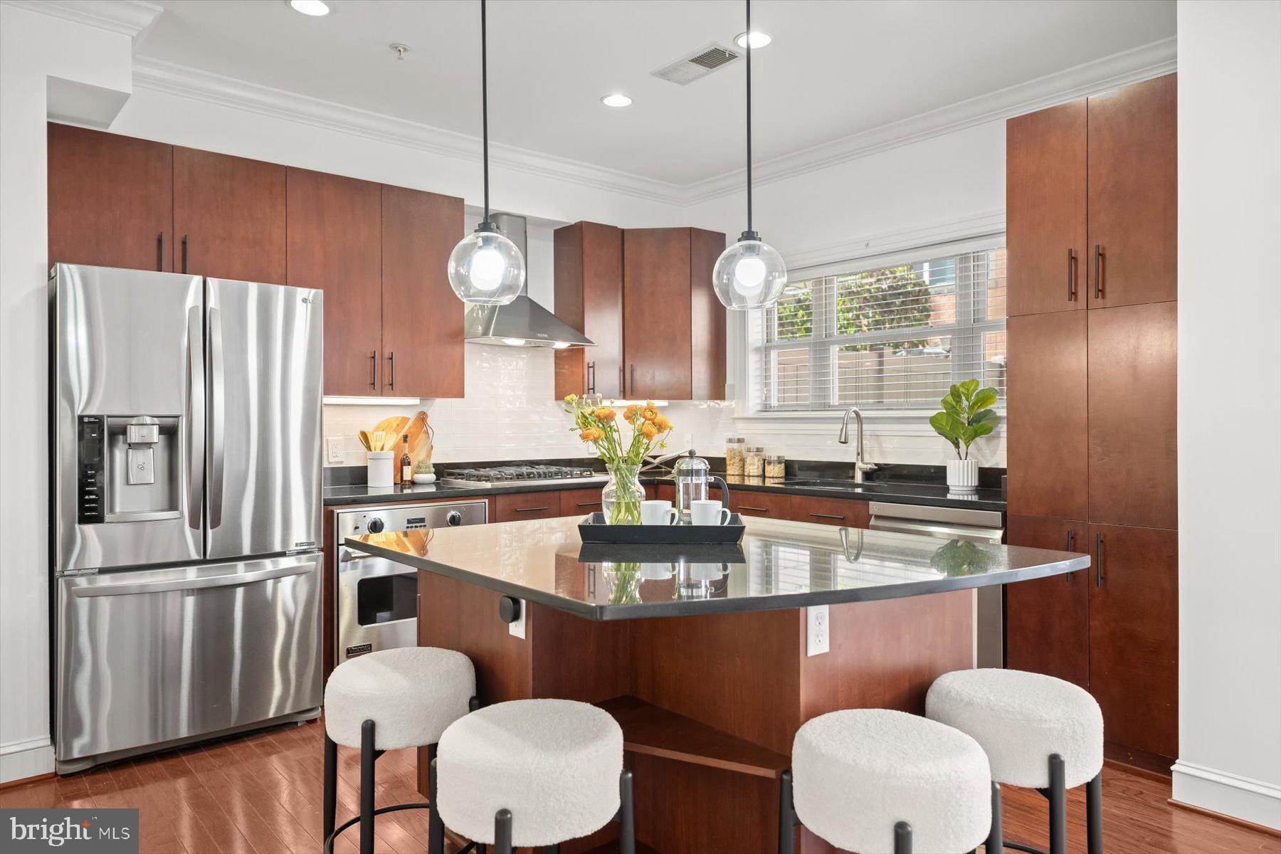 Real estate listing preview #11