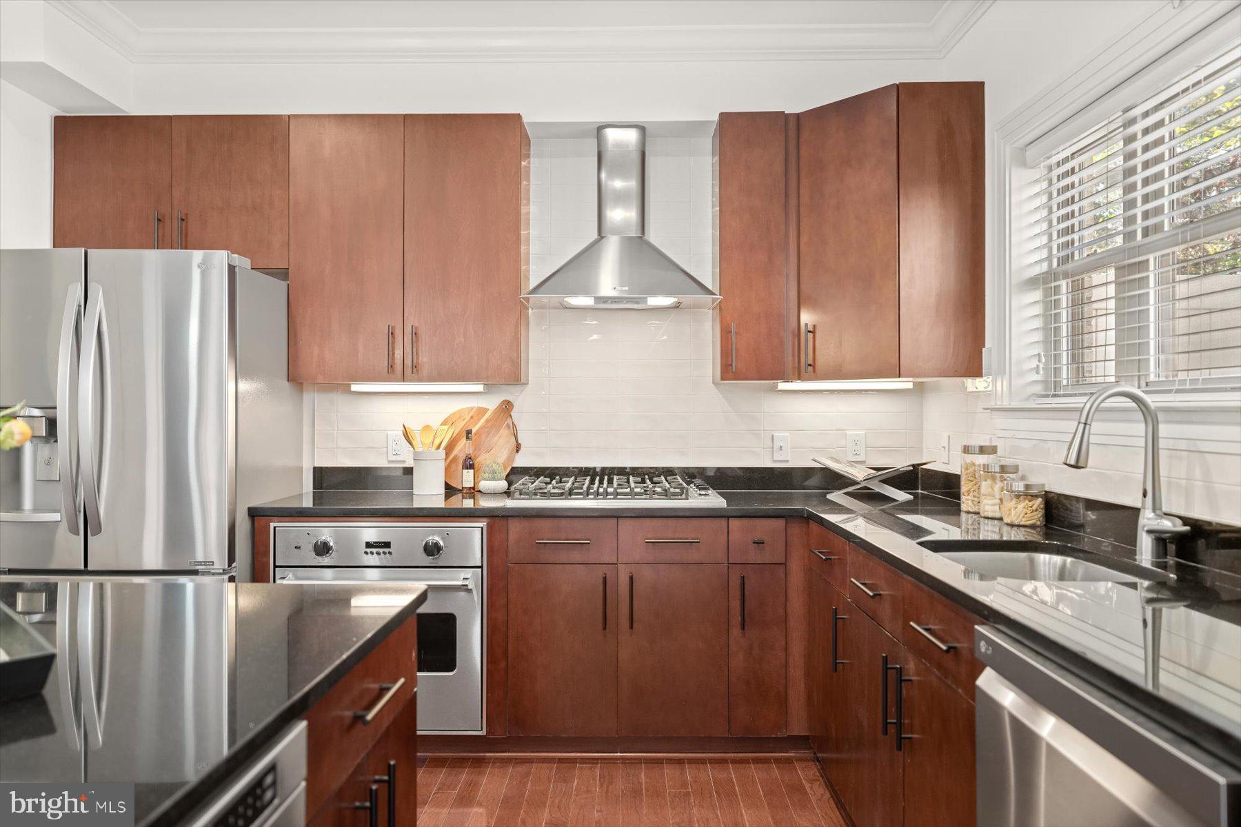 Real estate listing preview #12