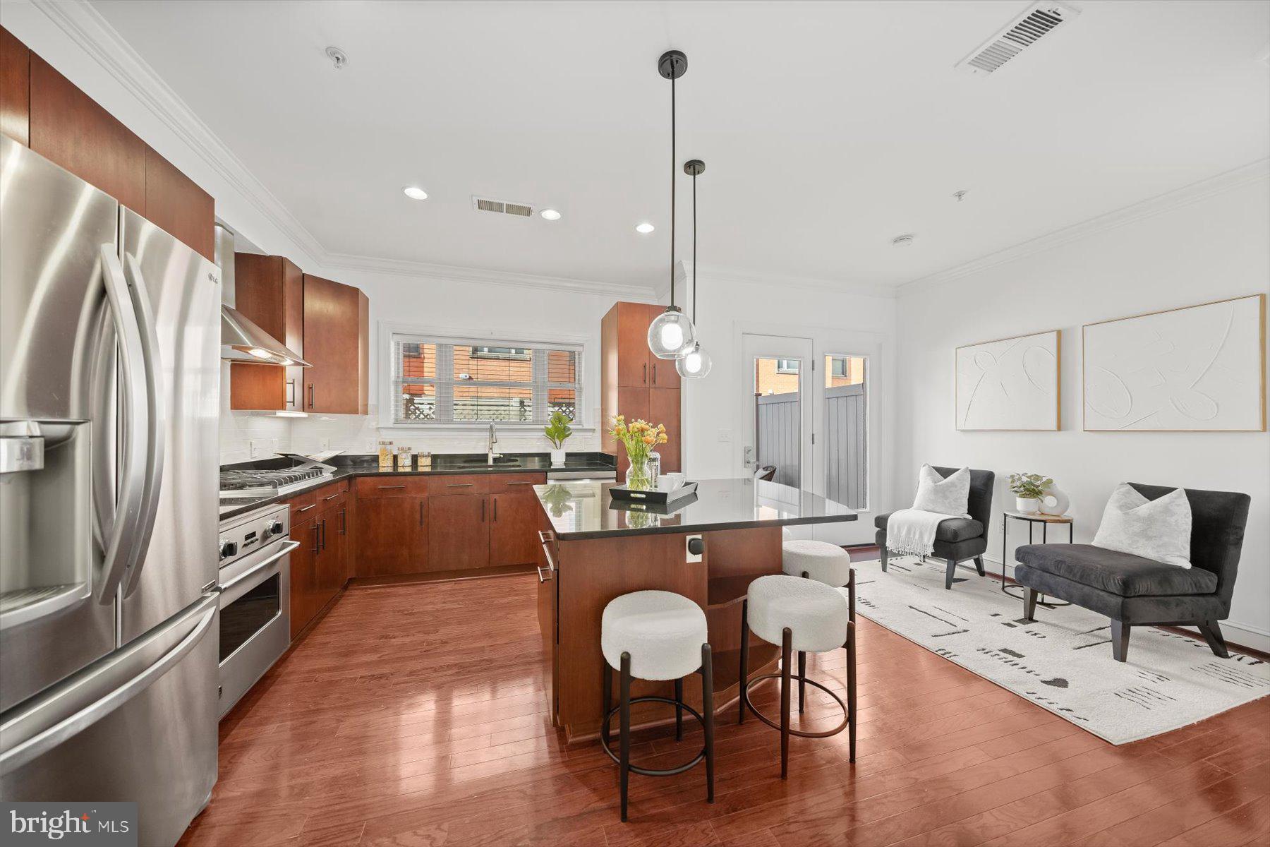 Real estate listing preview #14