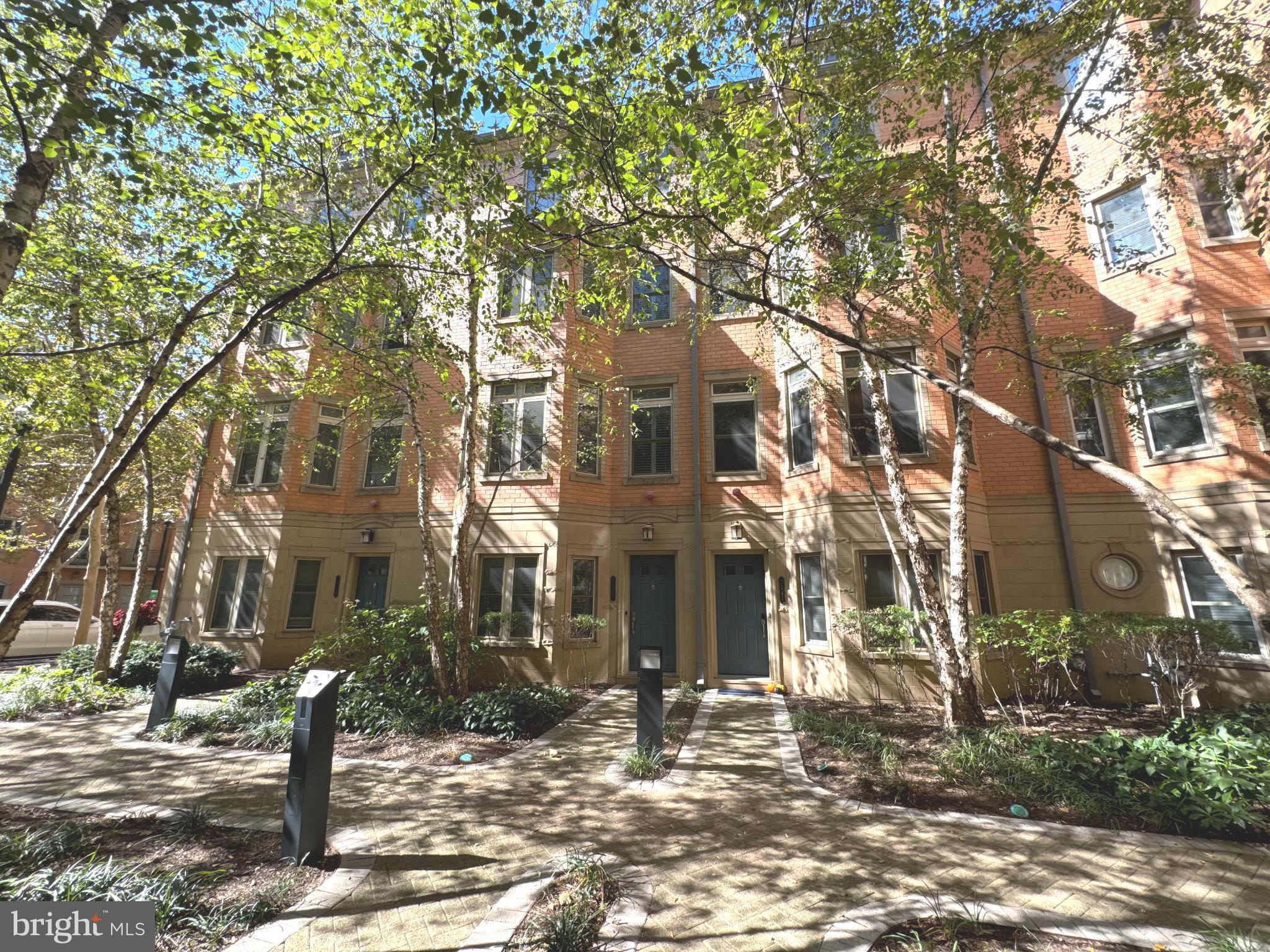 Real estate listing preview #1