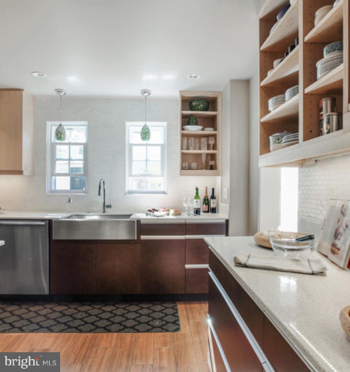 Real estate listing preview #12