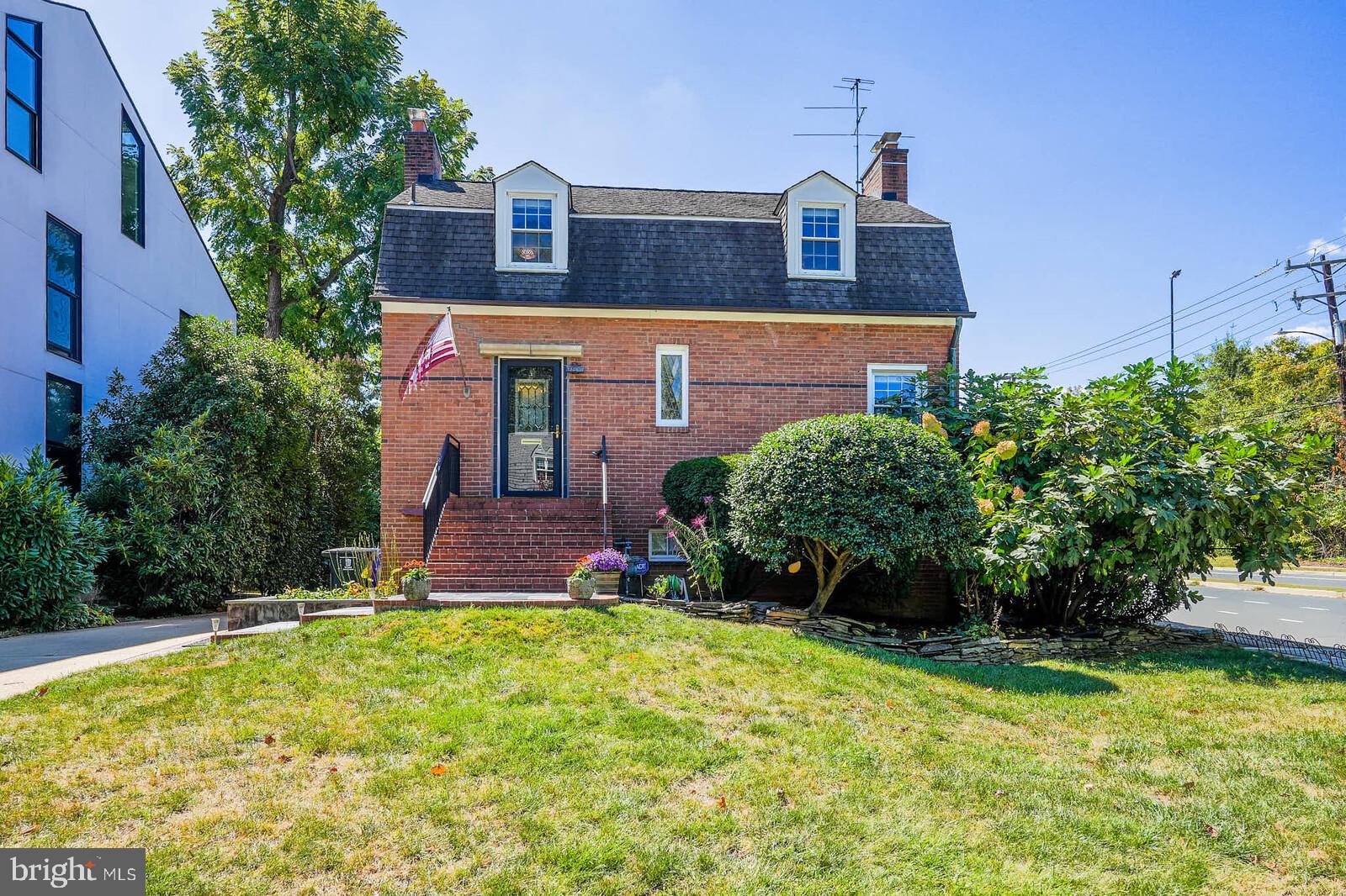 Real estate listing preview #2