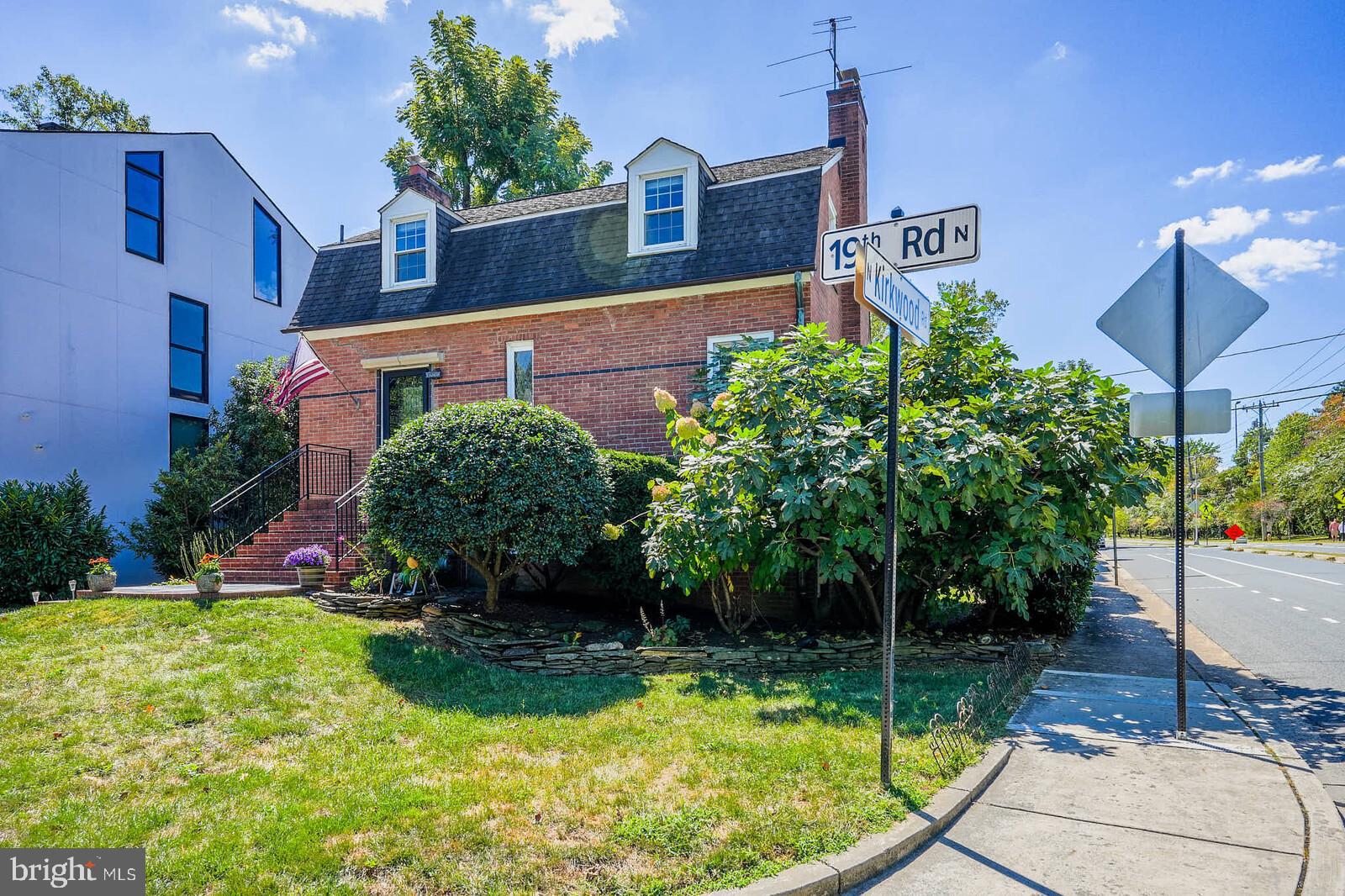 Real estate listing preview #3