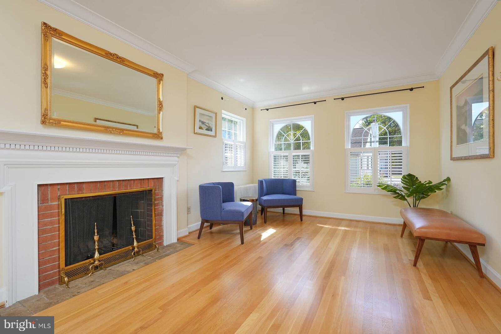 Real estate listing preview #6