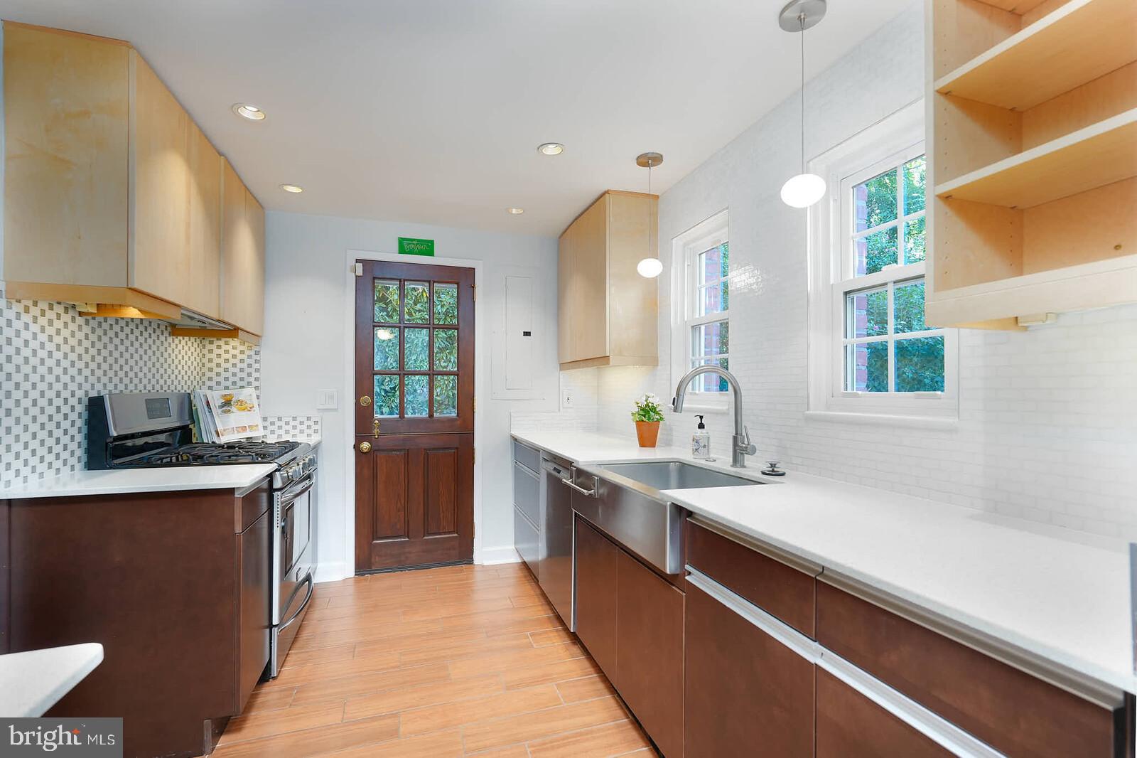 Real estate listing preview #13