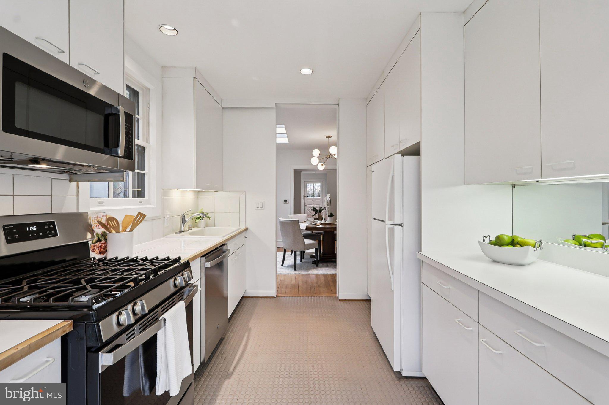 Real estate listing preview #16