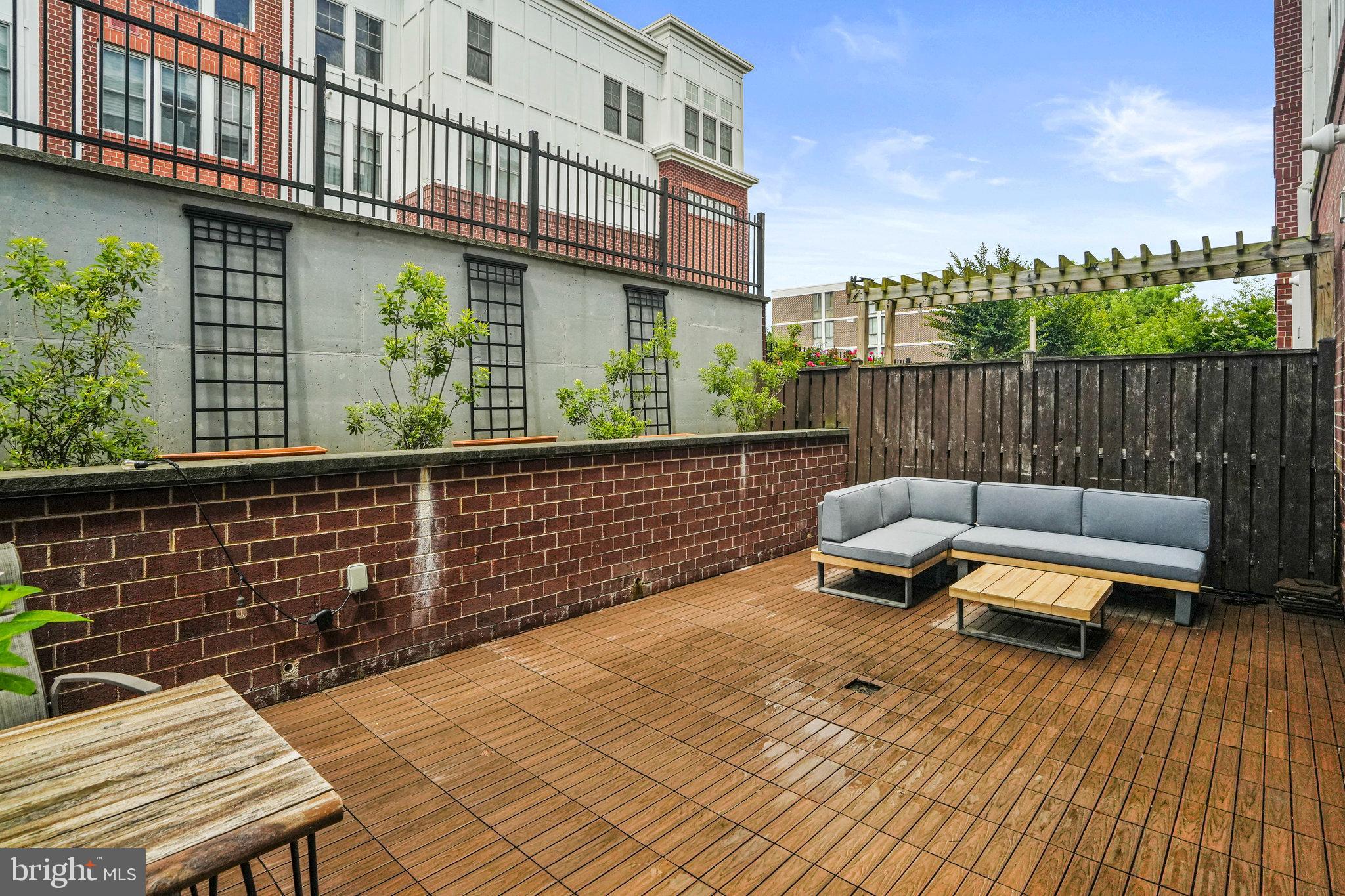 Real estate listing preview #16