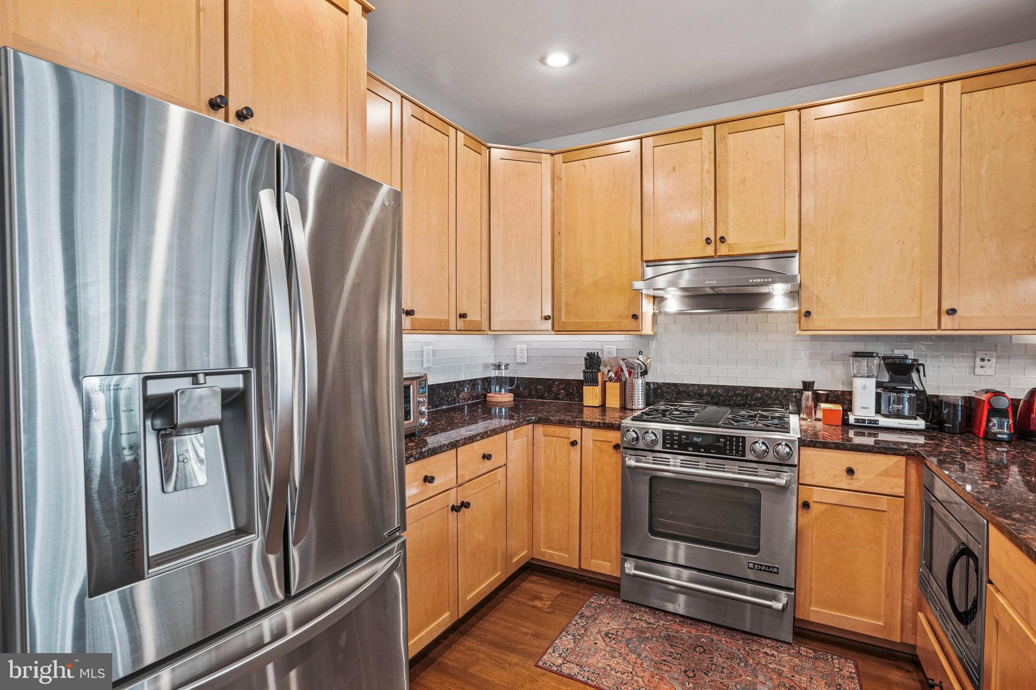 Real estate listing preview #6