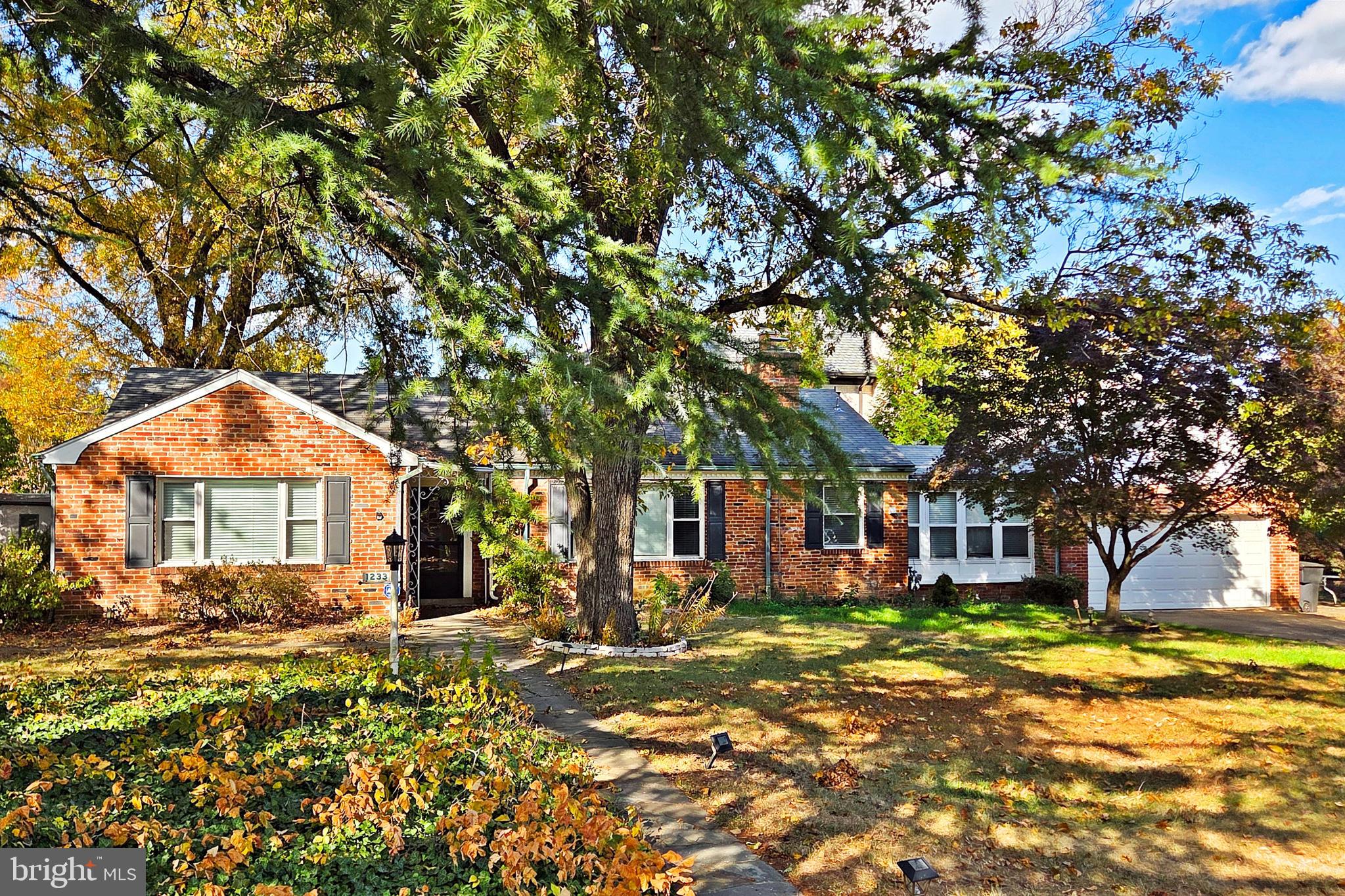 Real estate listing preview #3