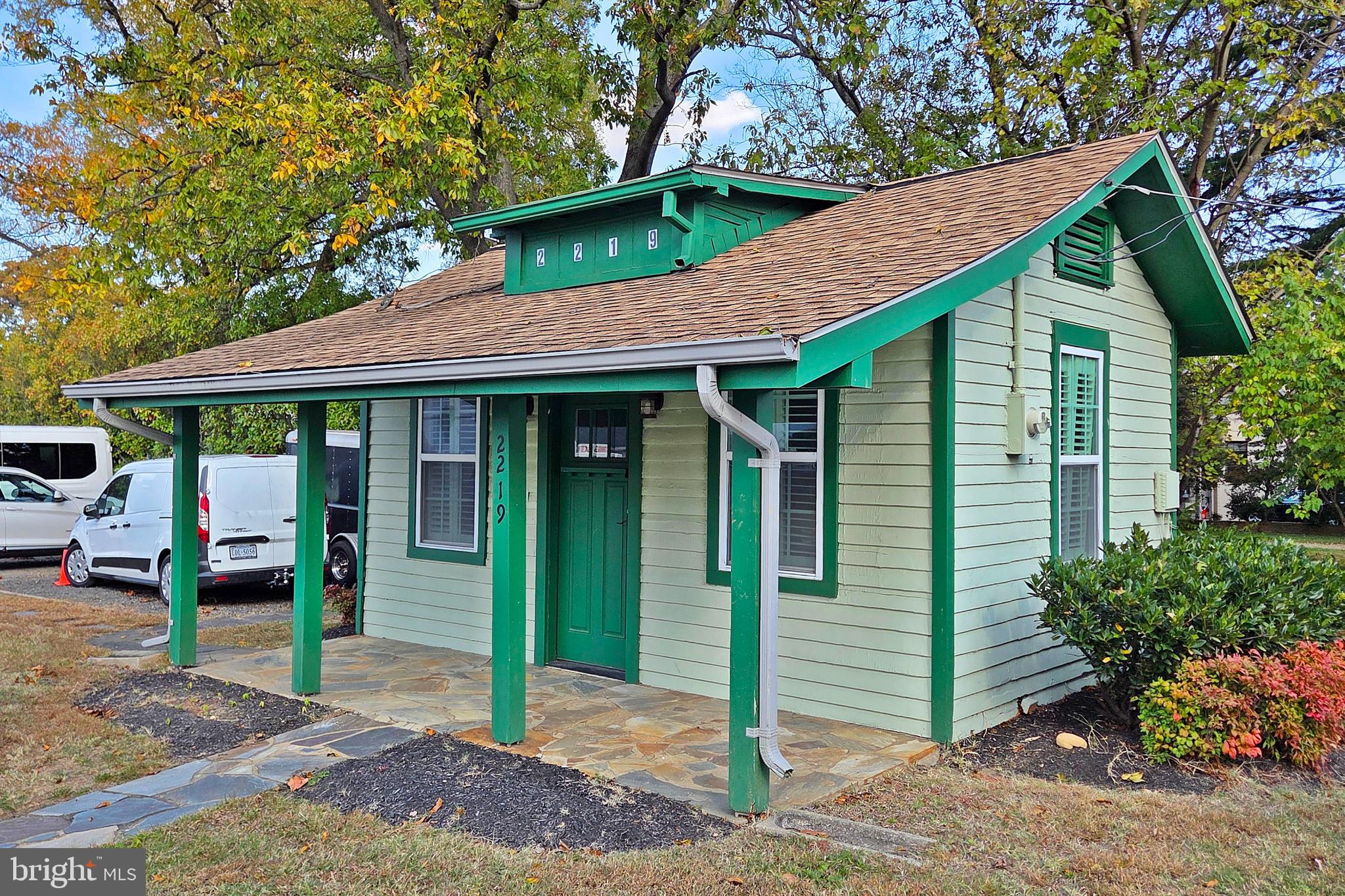 Real estate listing preview #24