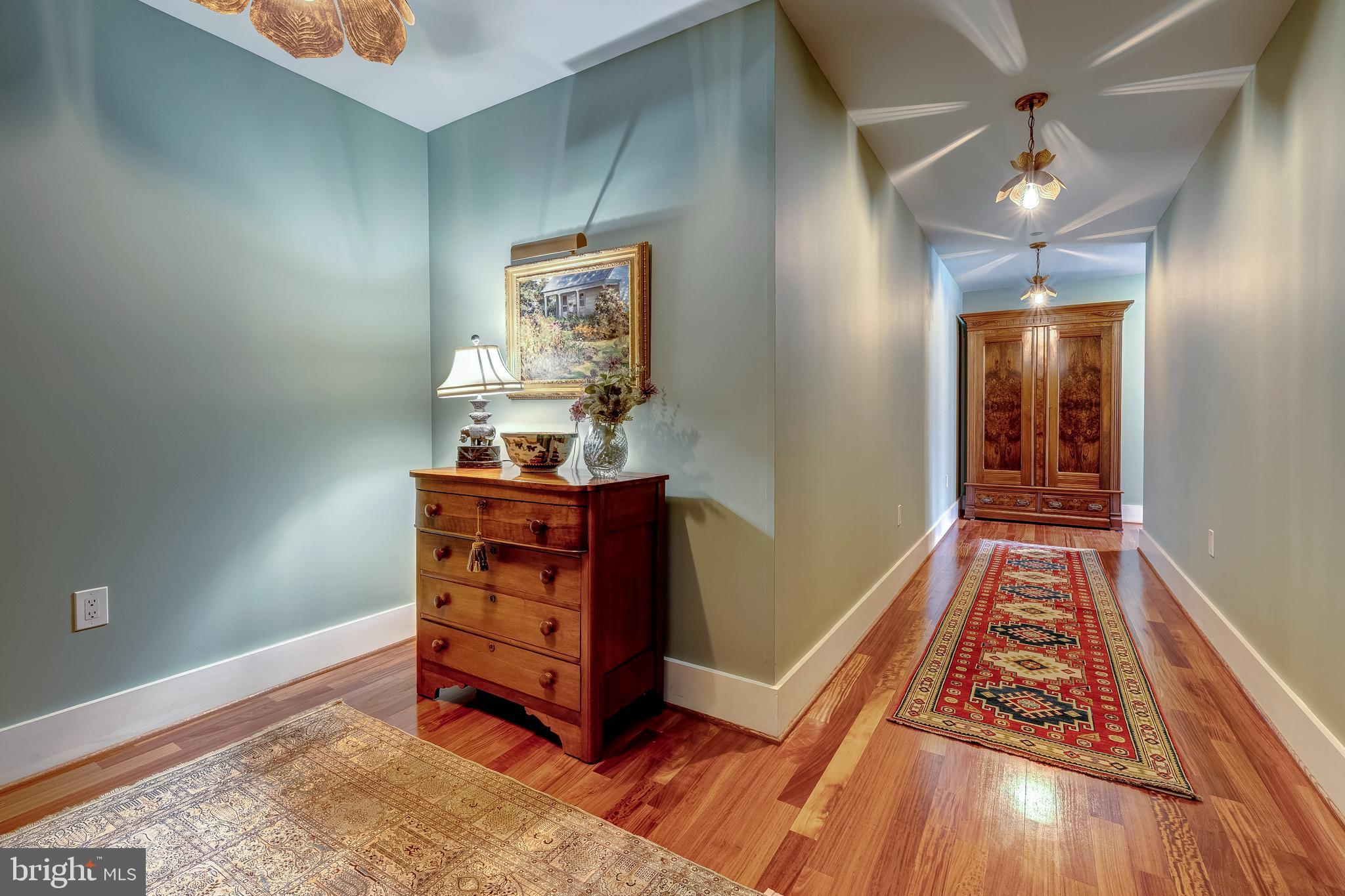 Real estate listing preview #8