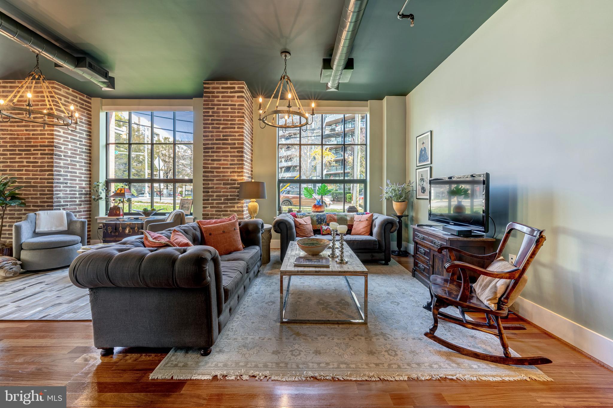 Real estate listing preview #12