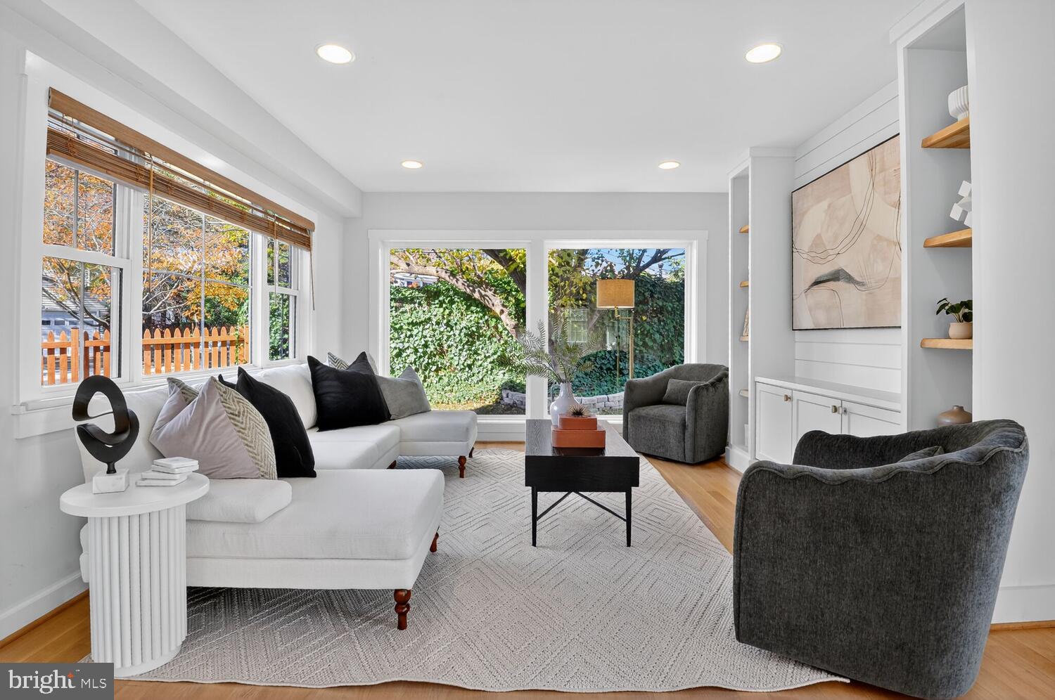 Real estate listing preview #2