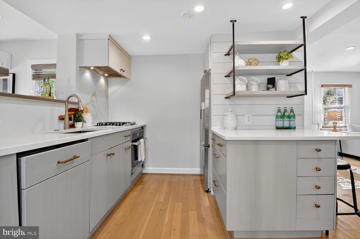 Real estate listing preview #6