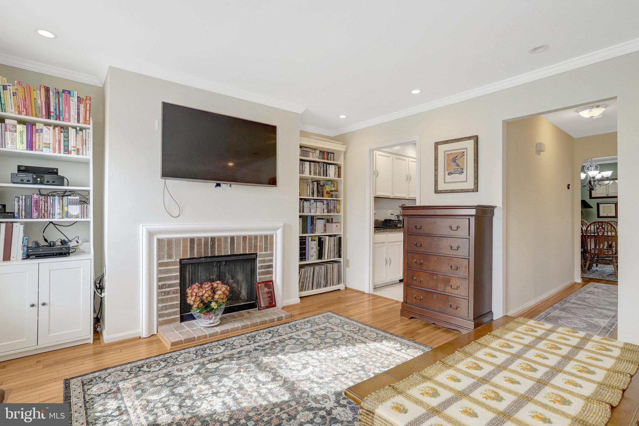 Real estate listing preview #6