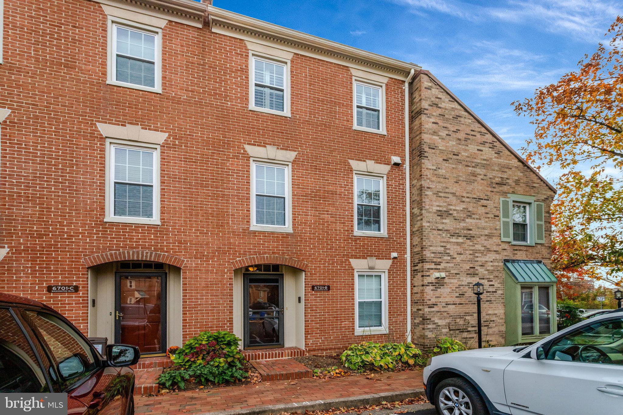 Real estate listing preview #1