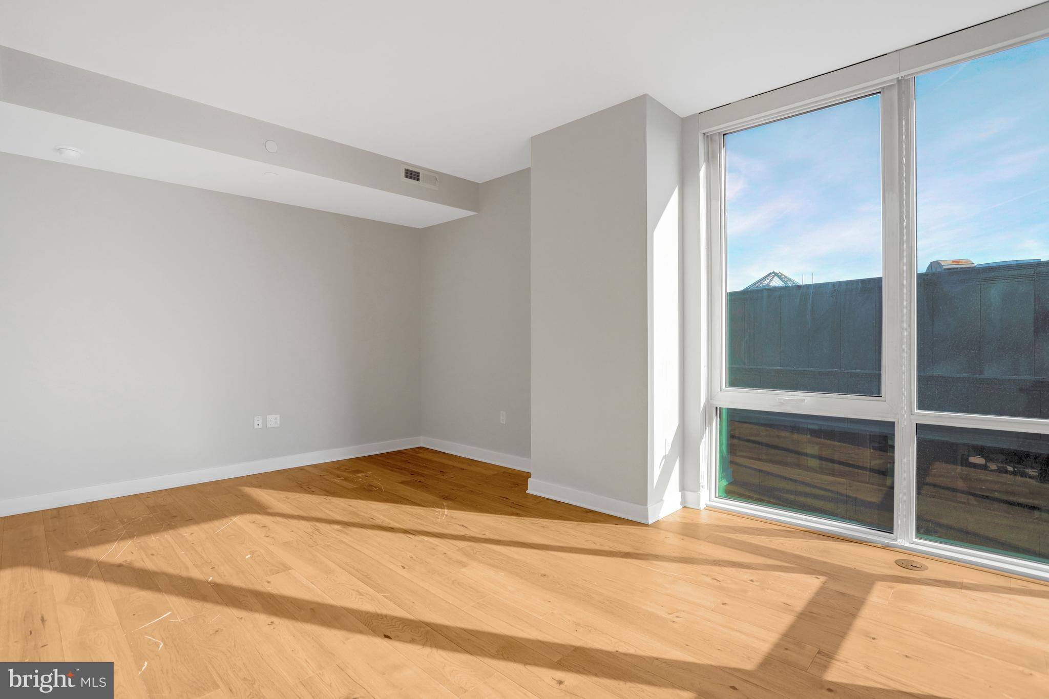 Real estate listing preview #24