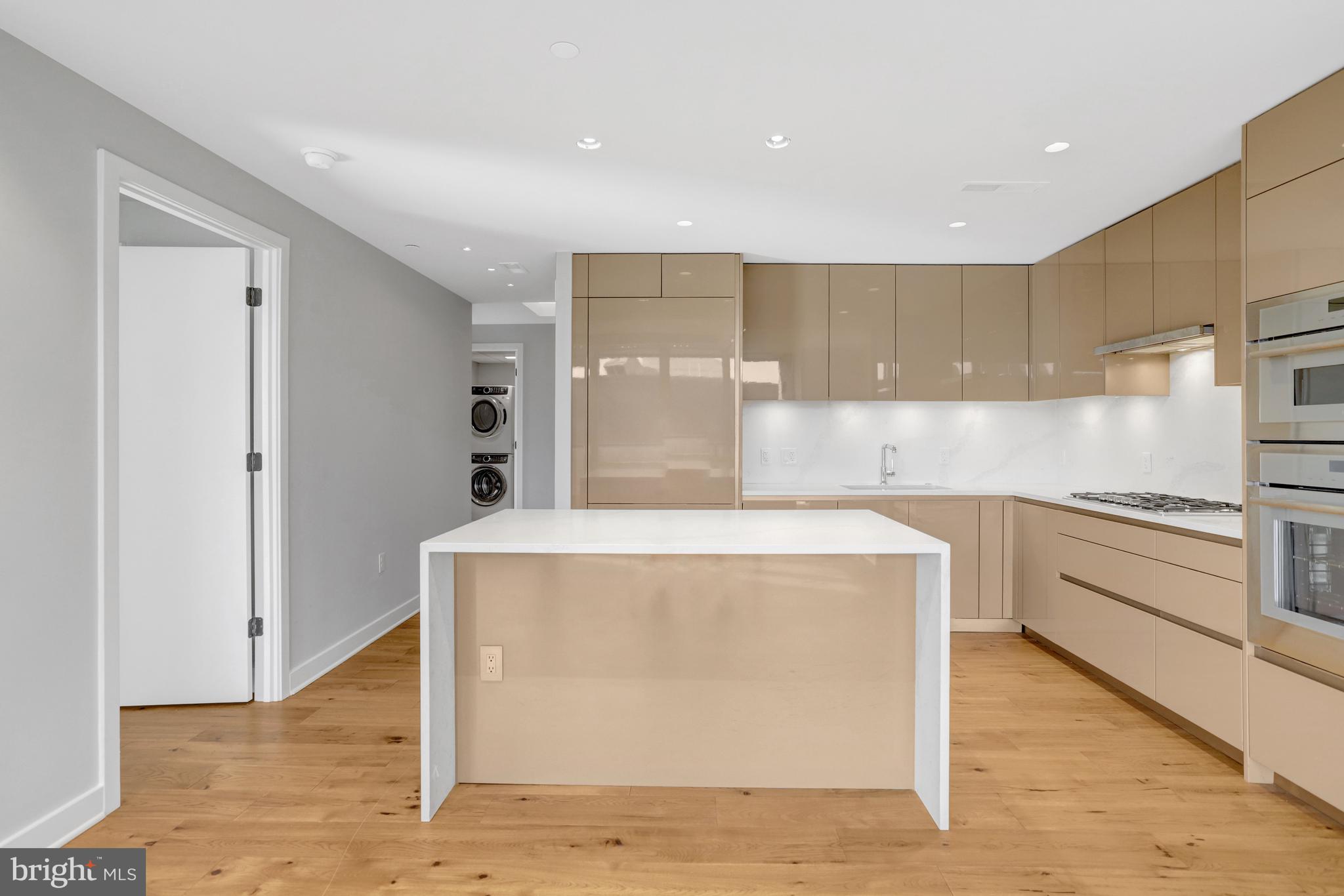 Real estate listing preview #6