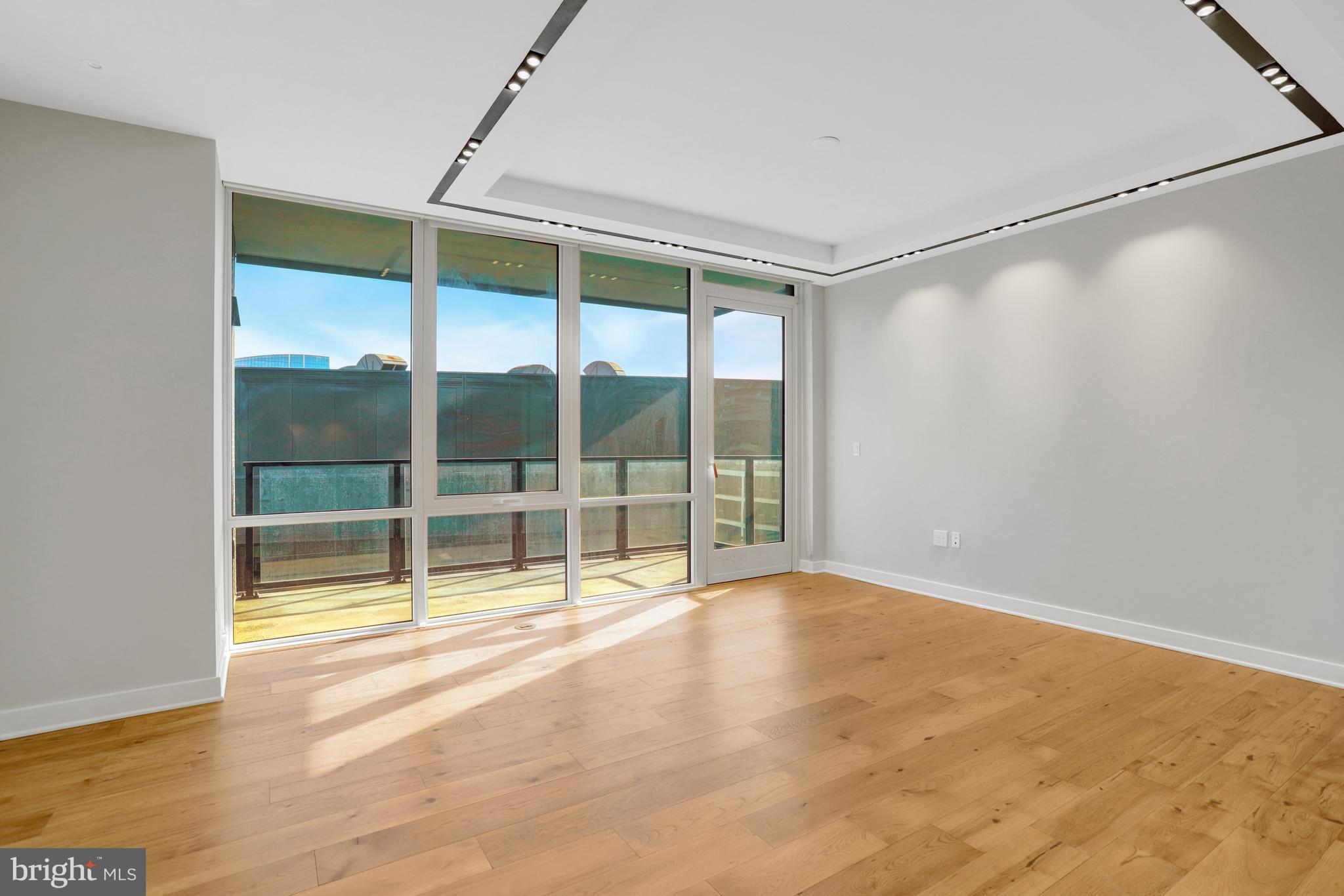 Real estate listing preview #14