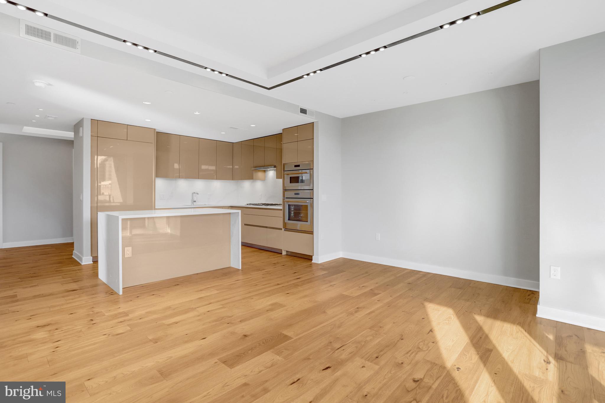 Real estate listing preview #12